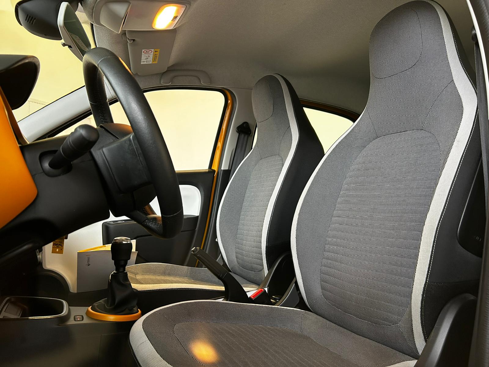 RENAULT Twingo III SCe 75 - 20 Zen - Véhicule Occasion - Océane Auto RENAULT Twingo III SCe 75 - 20 Zen - Véhicule Occasion Océane Auto