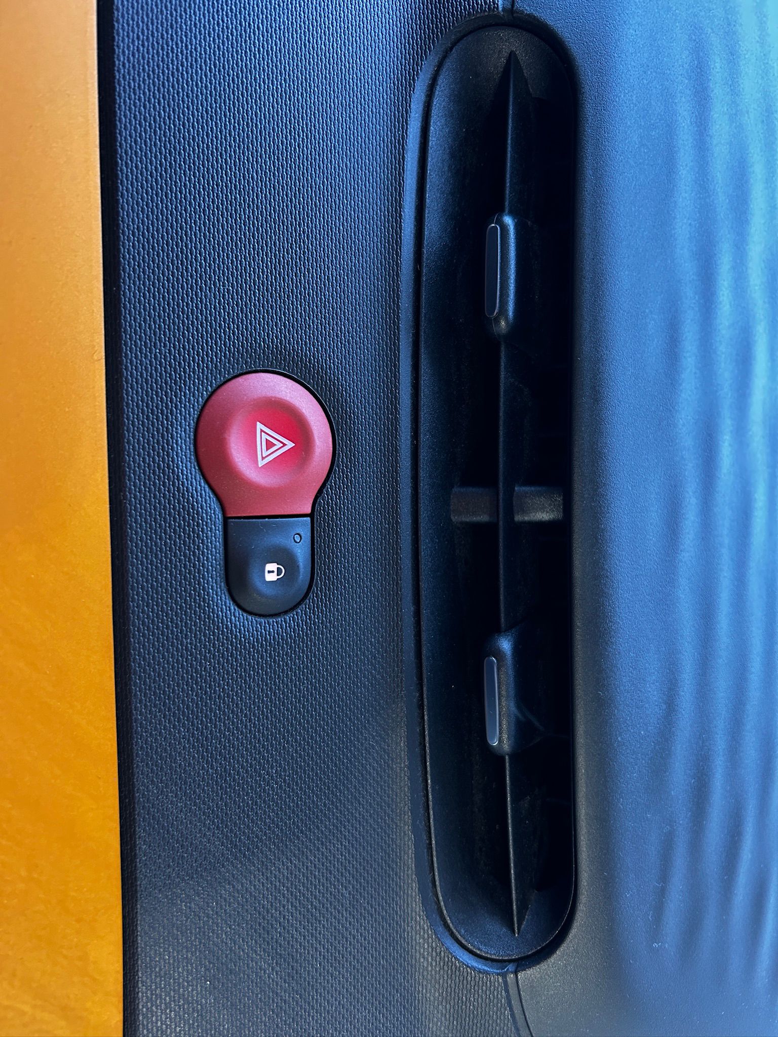 RENAULT Twingo III SCe 75 - 20 Zen - Véhicule Occasion - Océane Auto RENAULT Twingo III SCe 75 - 20 Zen - Véhicule Occasion Océane Auto