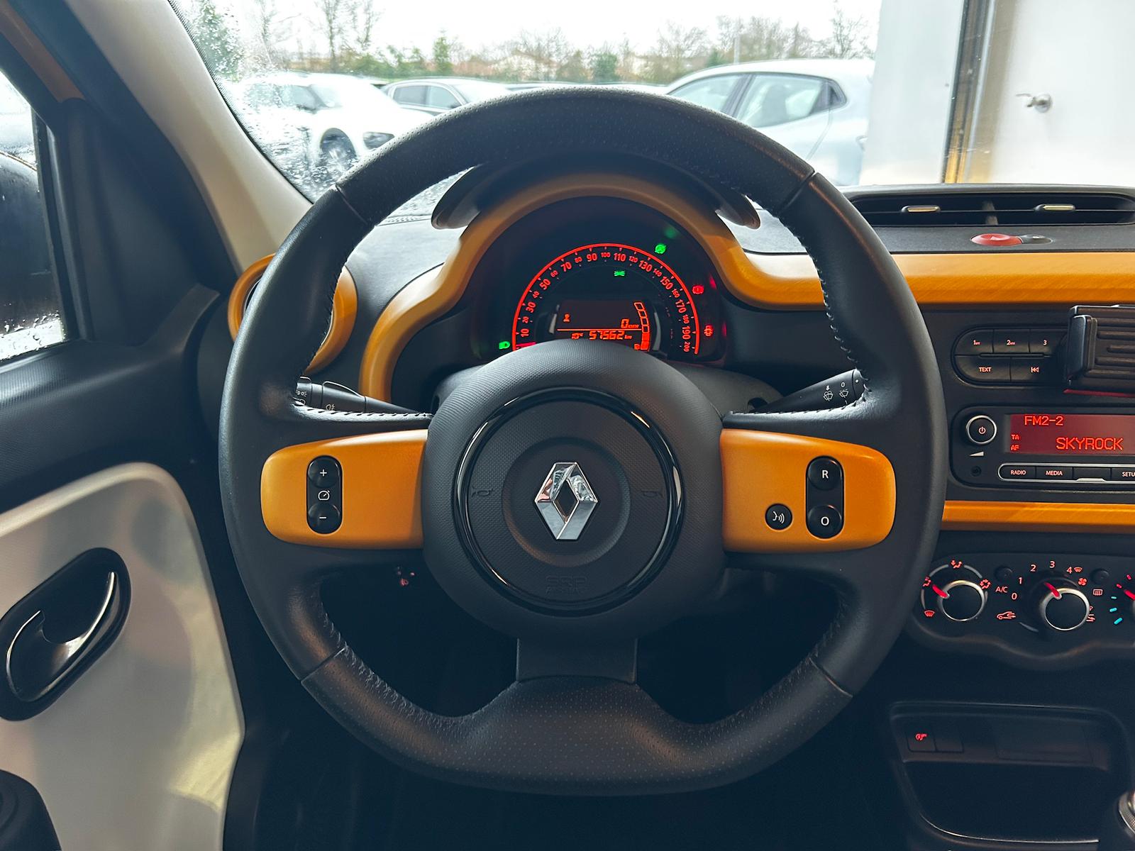 RENAULT Twingo III SCe 75 - 20 Zen - Véhicule Occasion - Océane Auto RENAULT Twingo III SCe 75 - 20 Zen - Véhicule Occasion Océane Auto