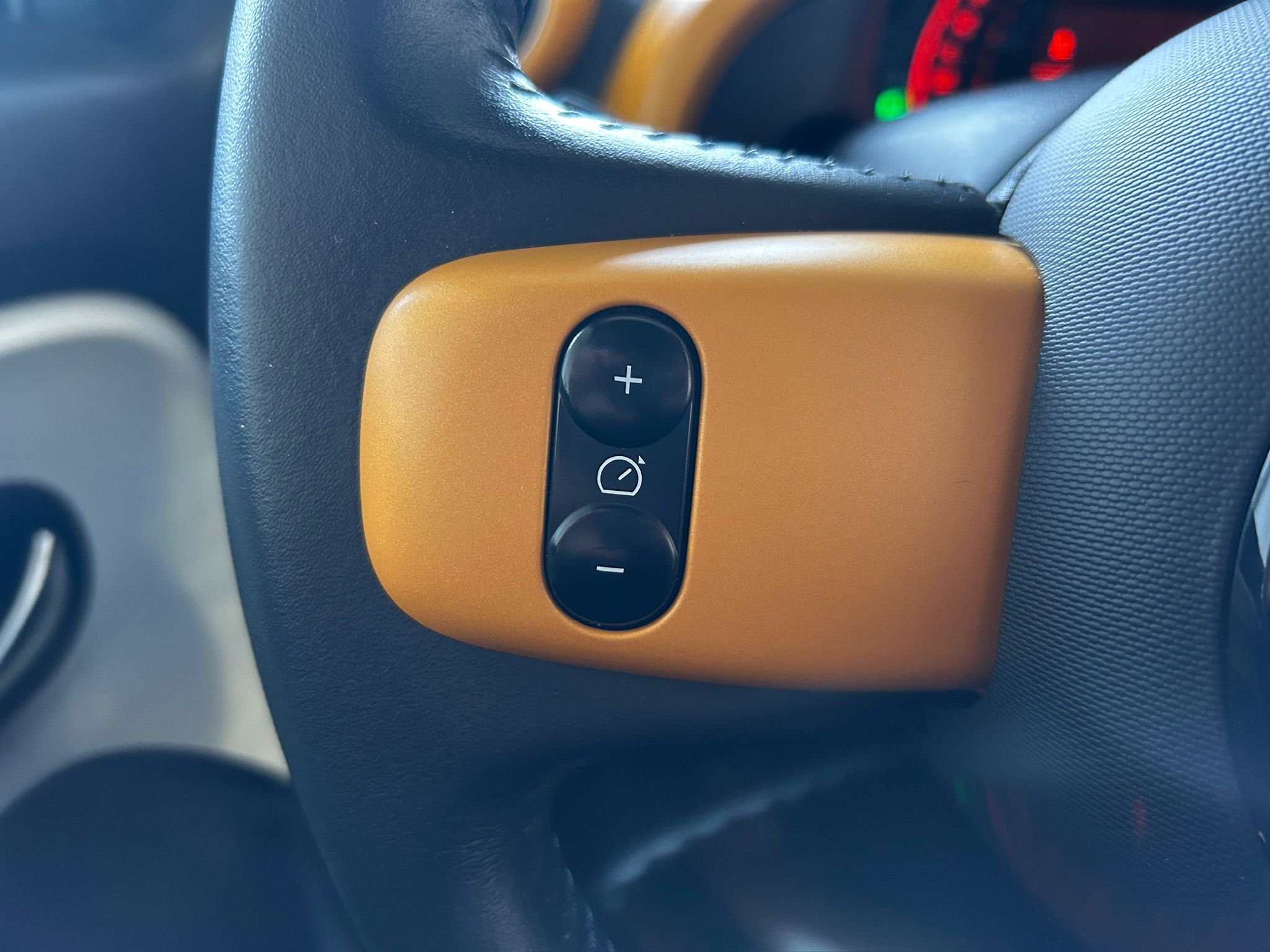 RENAULT Twingo III SCe 75 - 20 Zen - Véhicule Occasion - Océane Auto RENAULT Twingo III SCe 75 - 20 Zen - Véhicule Occasion Océane Auto