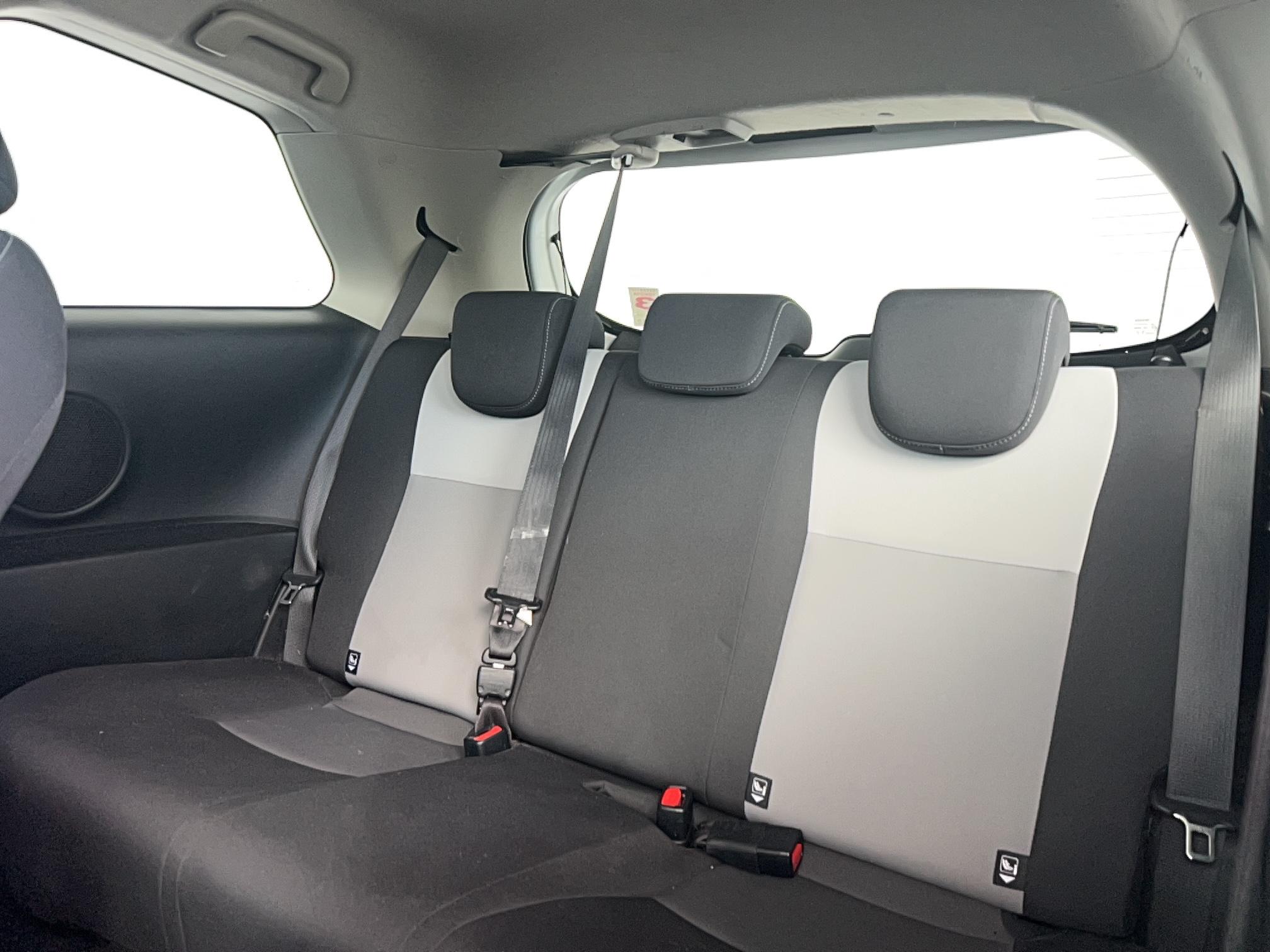 TOYOTA Yaris 70 VVT-i France - Véhicule Occasion - Océane Auto TOYOTA Yaris 70 VVT-i France - Véhicule Occasion Océane Auto