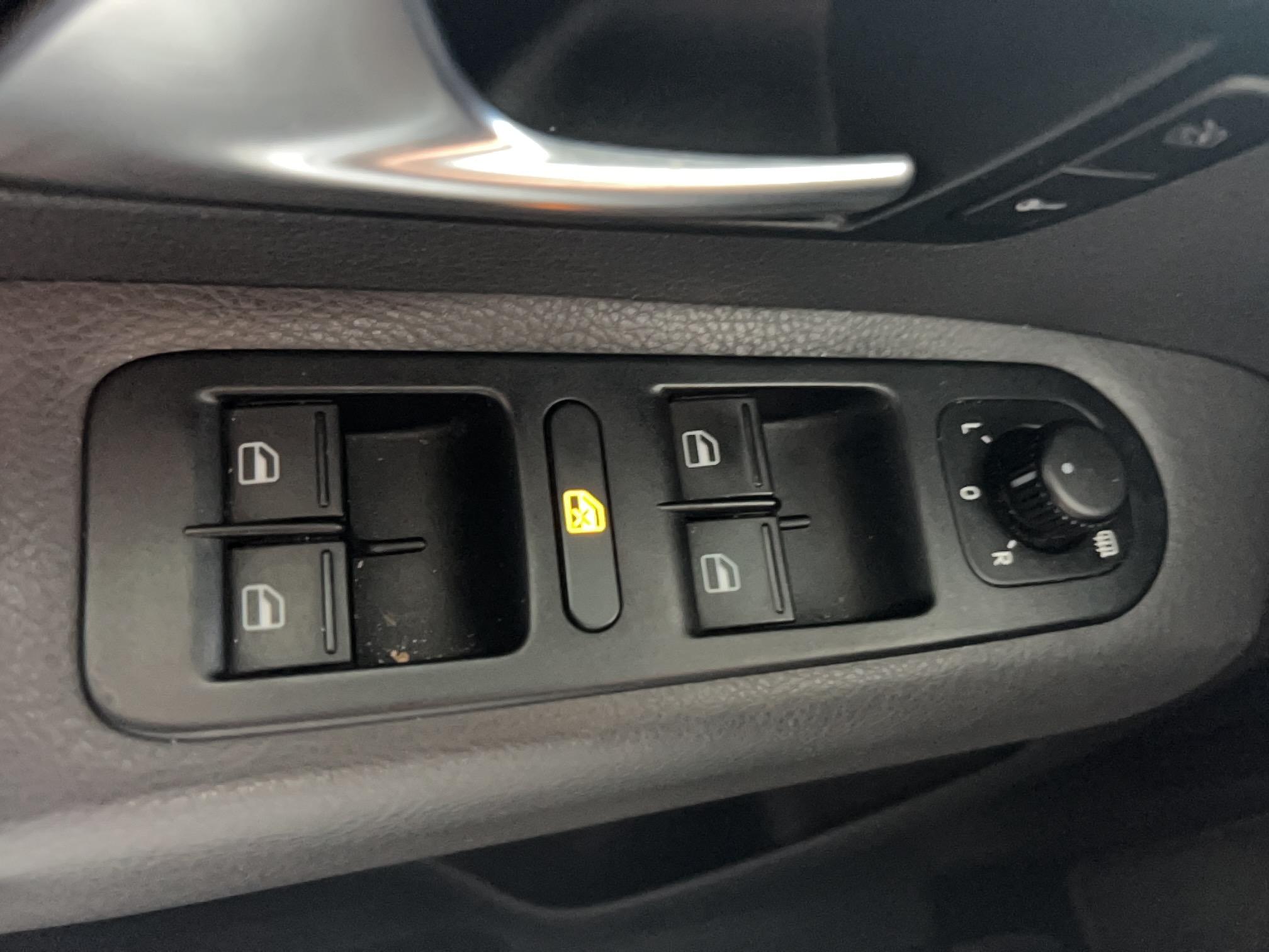 VOLKSWAGEN UTILITAIRES AMAROK DOUBLE CAB 2.0 TDI 180 FAP 4MOTION (PERMANENT) ULTIMATE A - Véhicule Occasion - Océane Auto VOLKSWAGEN UTILITAIRES AMAROK DOUBLE CAB 2.0 TDI 180 FAP 4MOTION (PERMANENT) ULTIMATE A - Véhicule Occasion Océane Auto