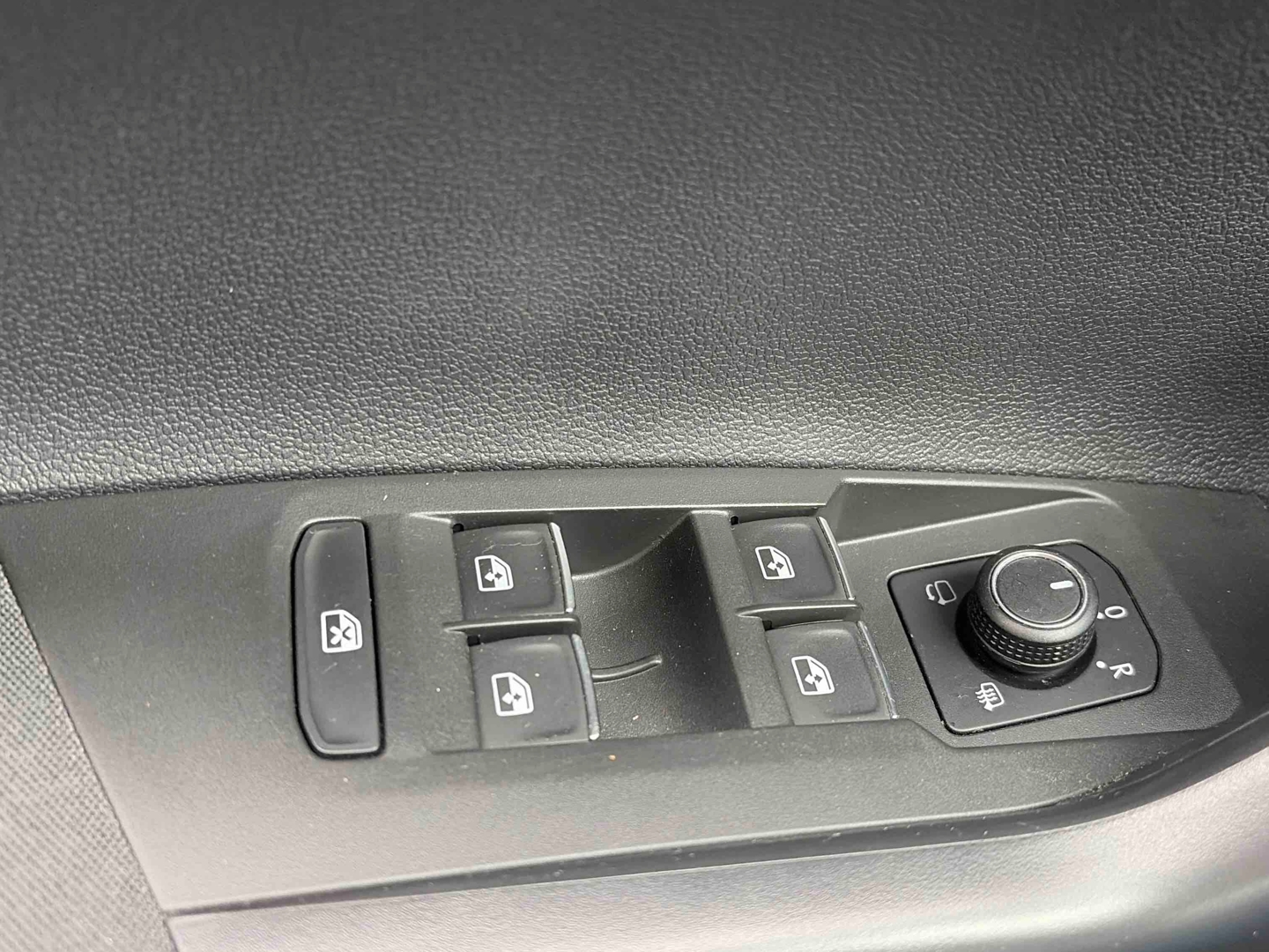 VOLKSWAGEN Polo 1.0 TSI 115 S&S DSG7 Carat Exclusive - Véhicule Occasion Océane Auto