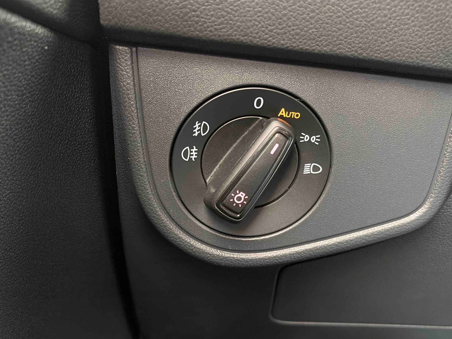 VOLKSWAGEN Polo 1.0 TSI 115 S&S DSG7 Carat Exclusive - Véhicule Occasion Océane Auto