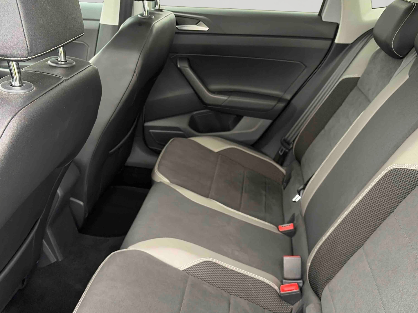 VOLKSWAGEN Polo 1.0 TSI 115 S&S DSG7 Carat Exclusive - Véhicule Occasion Océane Auto