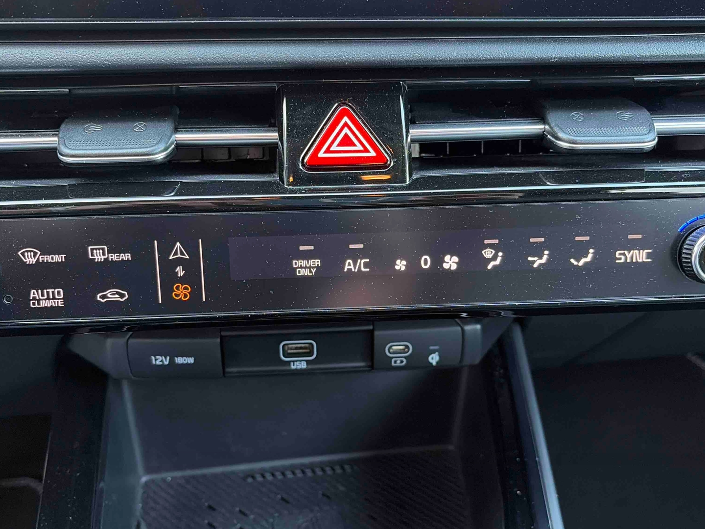 KIA Niro 1.6 GDi 129 ch HEV DCT6 Premium - Véhicule Occasion - Océane Auto KIA Niro 1.6 GDi 129 ch HEV DCT6 Premium - Véhicule Occasion Océane Auto