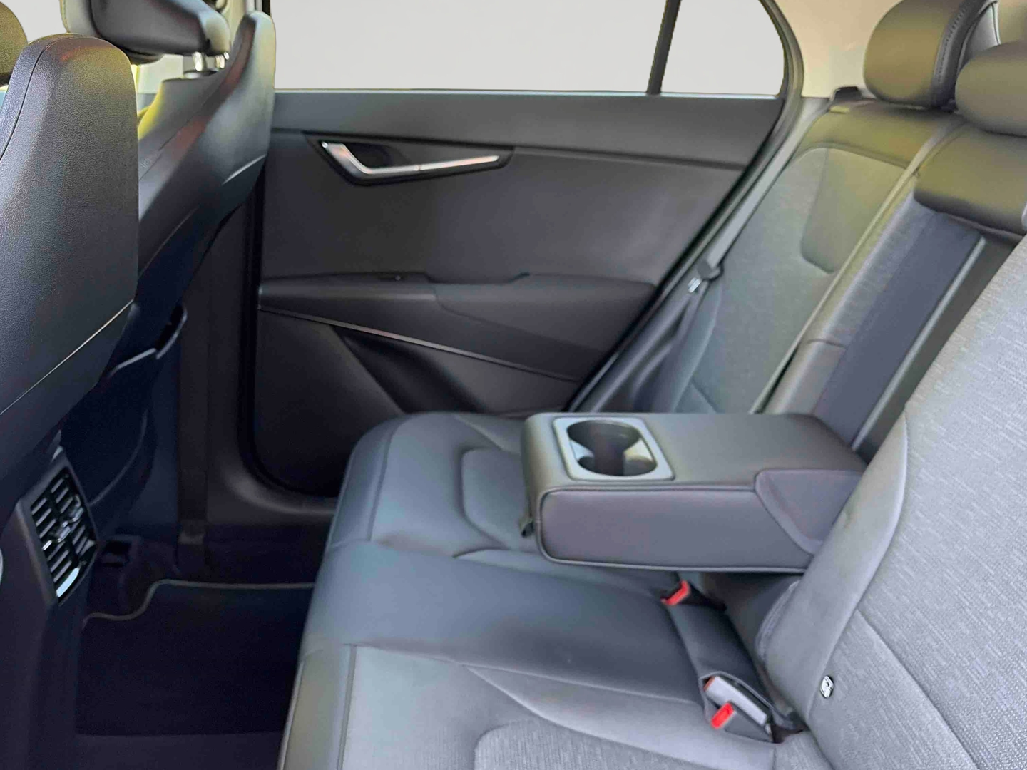 KIA Niro 1.6 GDi 129 ch HEV DCT6 Premium - Véhicule Occasion - Océane Auto KIA Niro 1.6 GDi 129 ch HEV DCT6 Premium - Véhicule Occasion Océane Auto