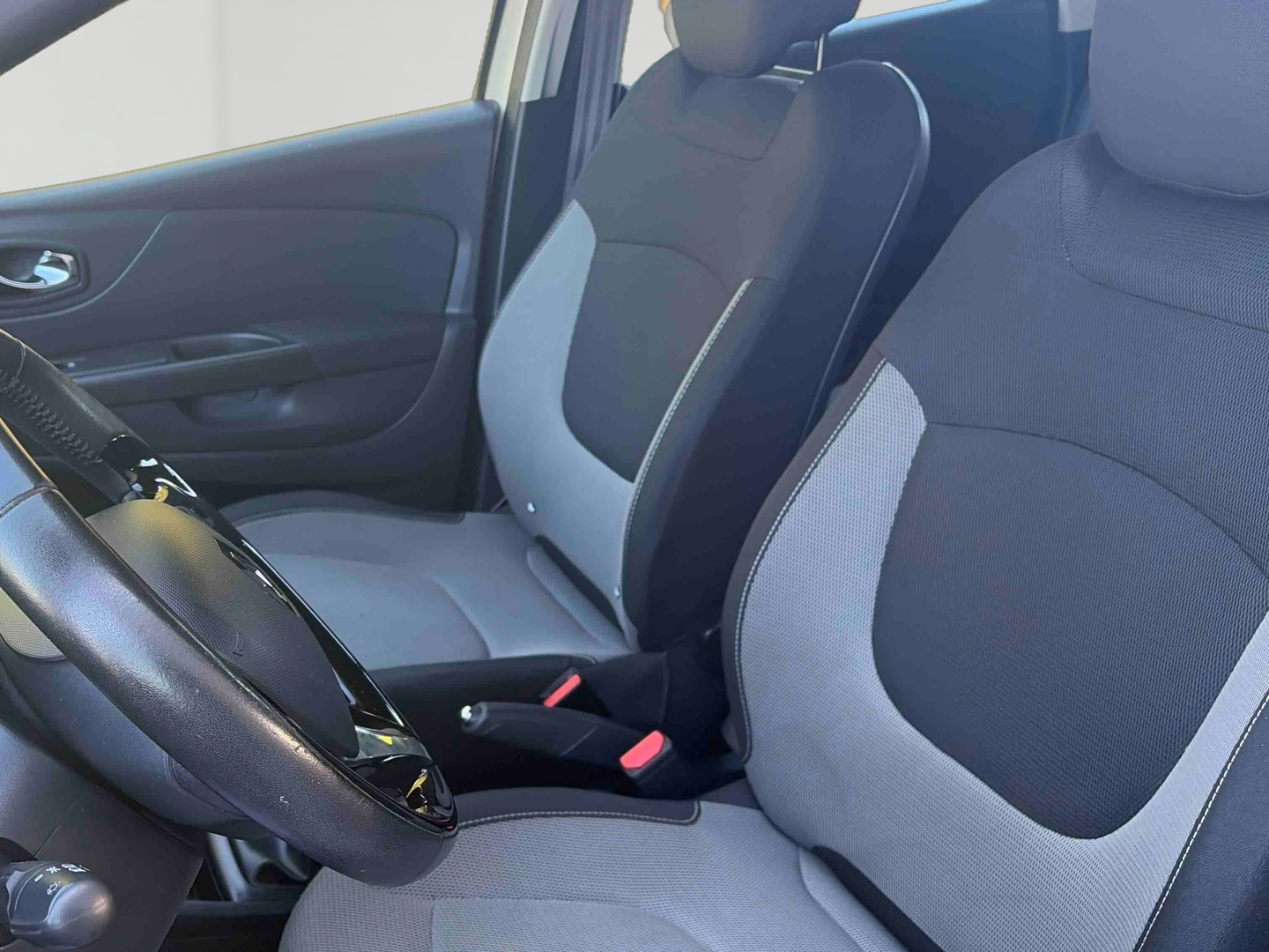 RENAULT Captur dCi 90 Energy eco² Business E6 - Véhicule Occasion Océane Auto