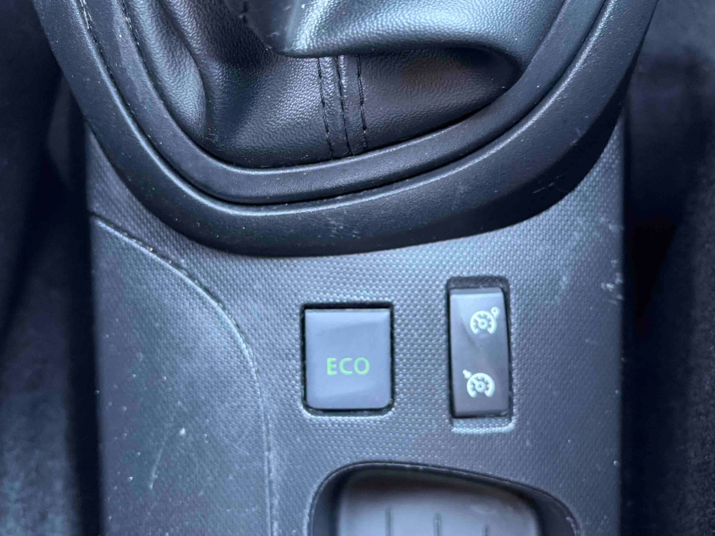 RENAULT Captur dCi 90 Energy eco² Business E6 - Véhicule Occasion Océane Auto