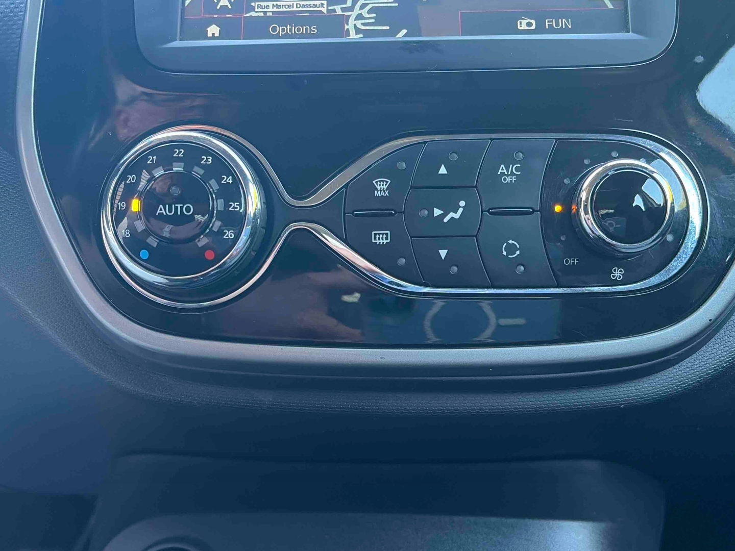 RENAULT Captur dCi 90 Energy eco² Business E6 - Véhicule Occasion Océane Auto