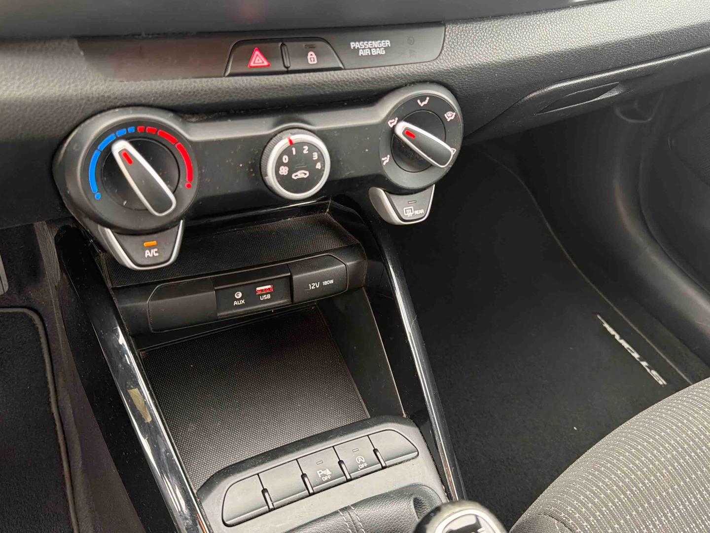 KIA Stonic 1.0 T-GDI 120 ch ISG Active Business - Véhicule Occasion - Océane Auto KIA Stonic 1.0 T-GDI 120 ch ISG Active Business - Véhicule Occasion Océane Auto