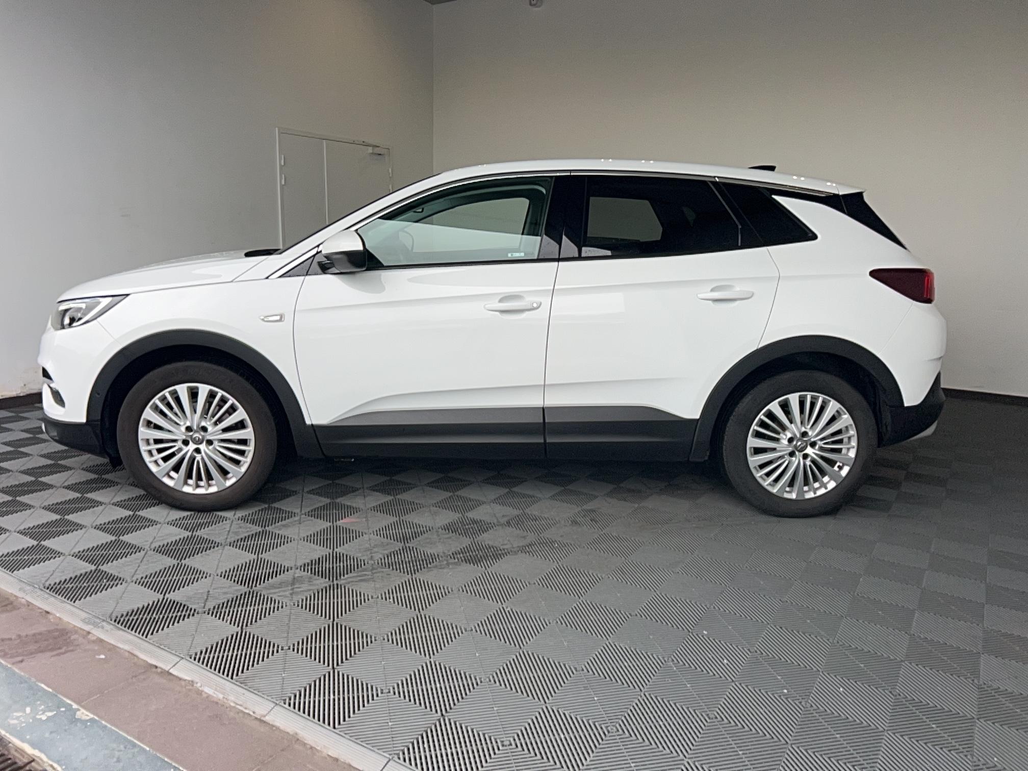 OPEL Grandland X 1.2 Turbo 130 ch ECOTEC Innovation - Véhicule Occasion Océane Auto