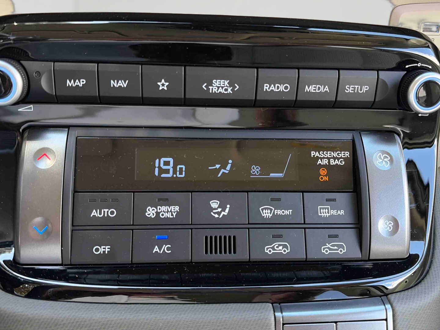 HYUNDAI Inster 49 kWh 5 pl. Creative - Véhicule Occasion - Océane Auto HYUNDAI Inster 49 kWh 5 pl. Creative - Véhicule Occasion Océane Auto