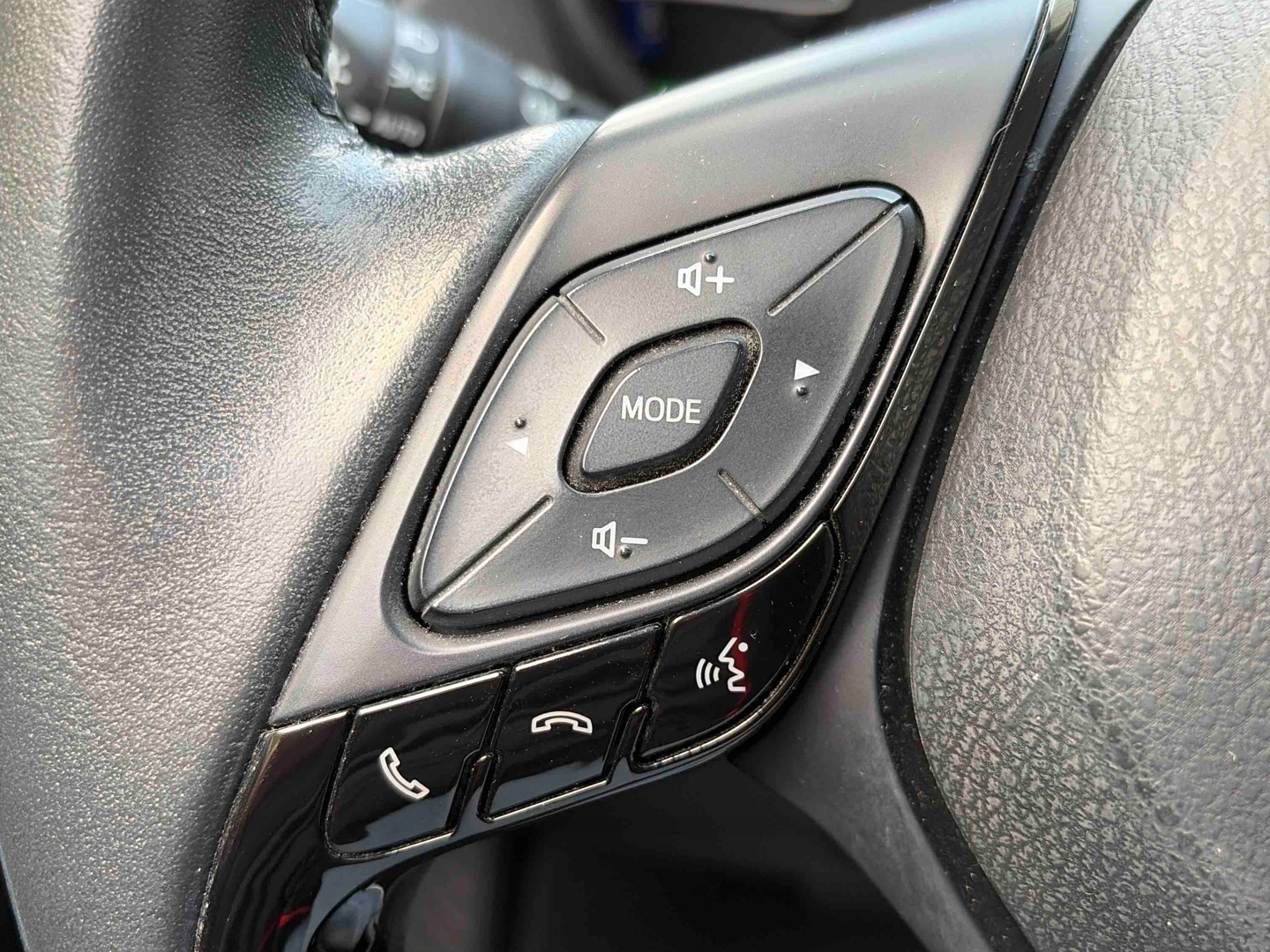 TOYOTA C-HR Hybride 1.8L Edition - Véhicule Occasion - Océane Auto TOYOTA C-HR Hybride 1.8L Edition - Véhicule Occasion Océane Auto