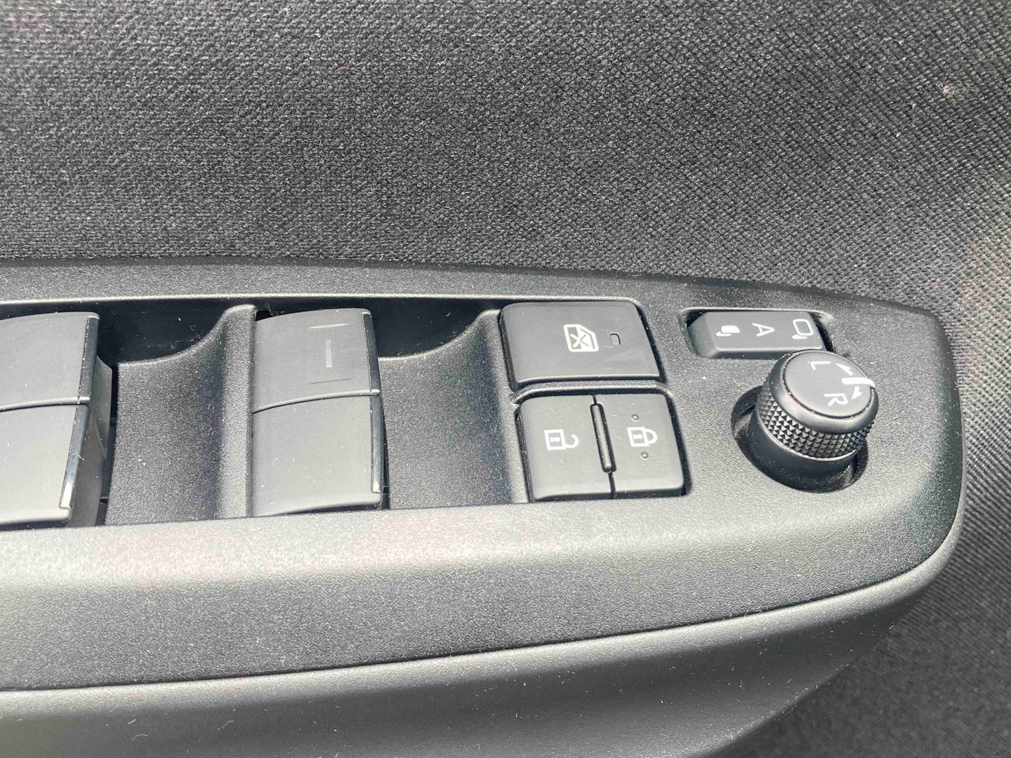 TOYOTA Yaris Cross Hybride 130h 2WD Design - Véhicule Occasion - Océane Auto TOYOTA Yaris Cross Hybride 130h 2WD Design - Véhicule Occasion Océane Auto
