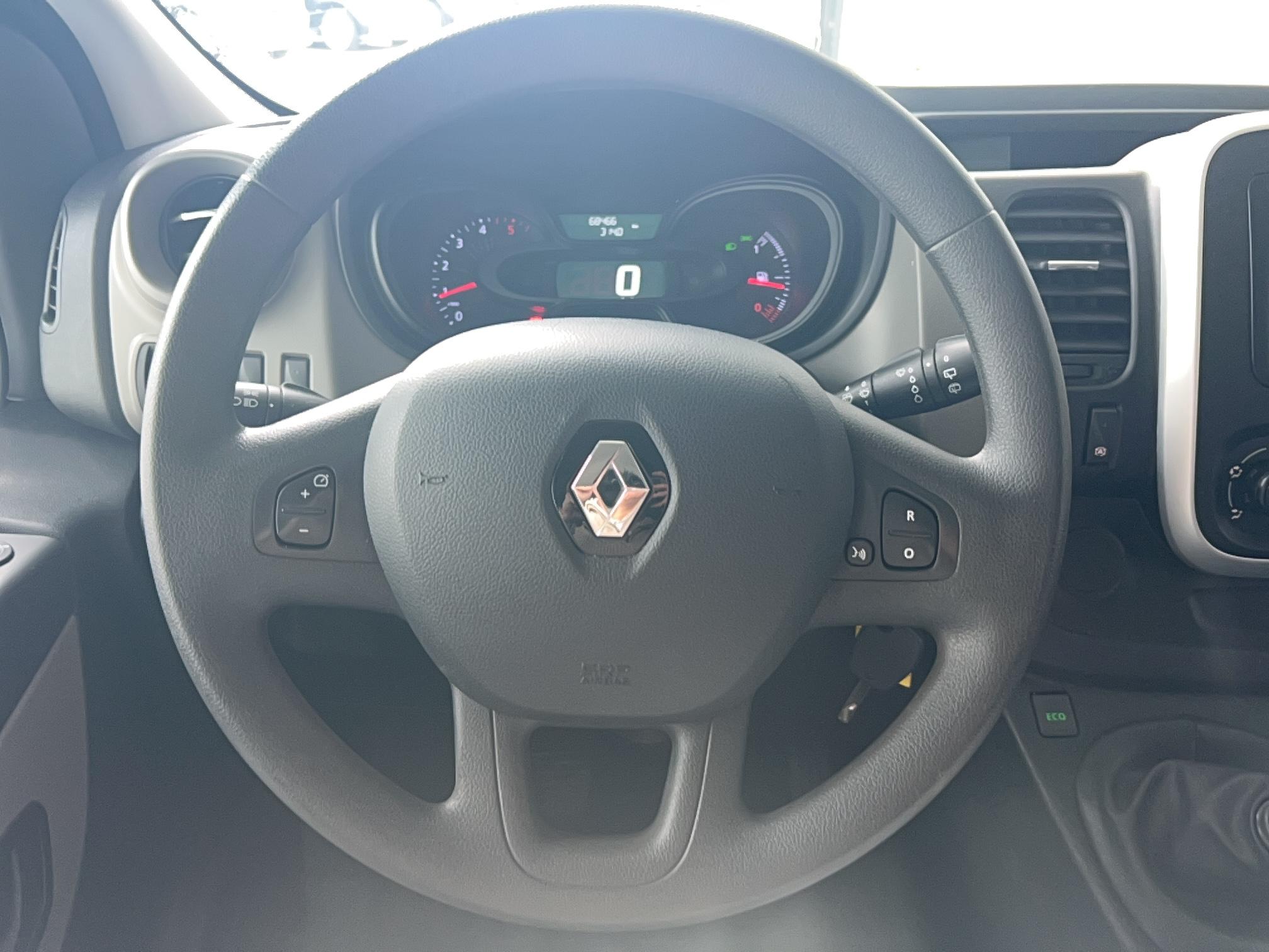 RENAULT Trafic Combi L2 dCi 95 Stop&Start Life - Véhicule Occasion Océane Auto