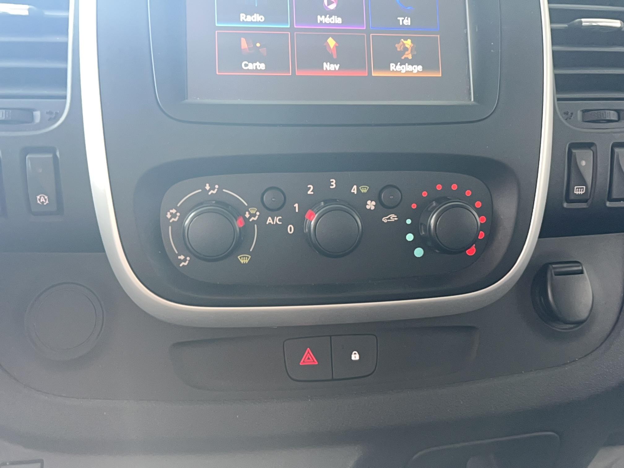 RENAULT Trafic Combi L2 dCi 95 Stop&Start Life - Véhicule Occasion Océane Auto