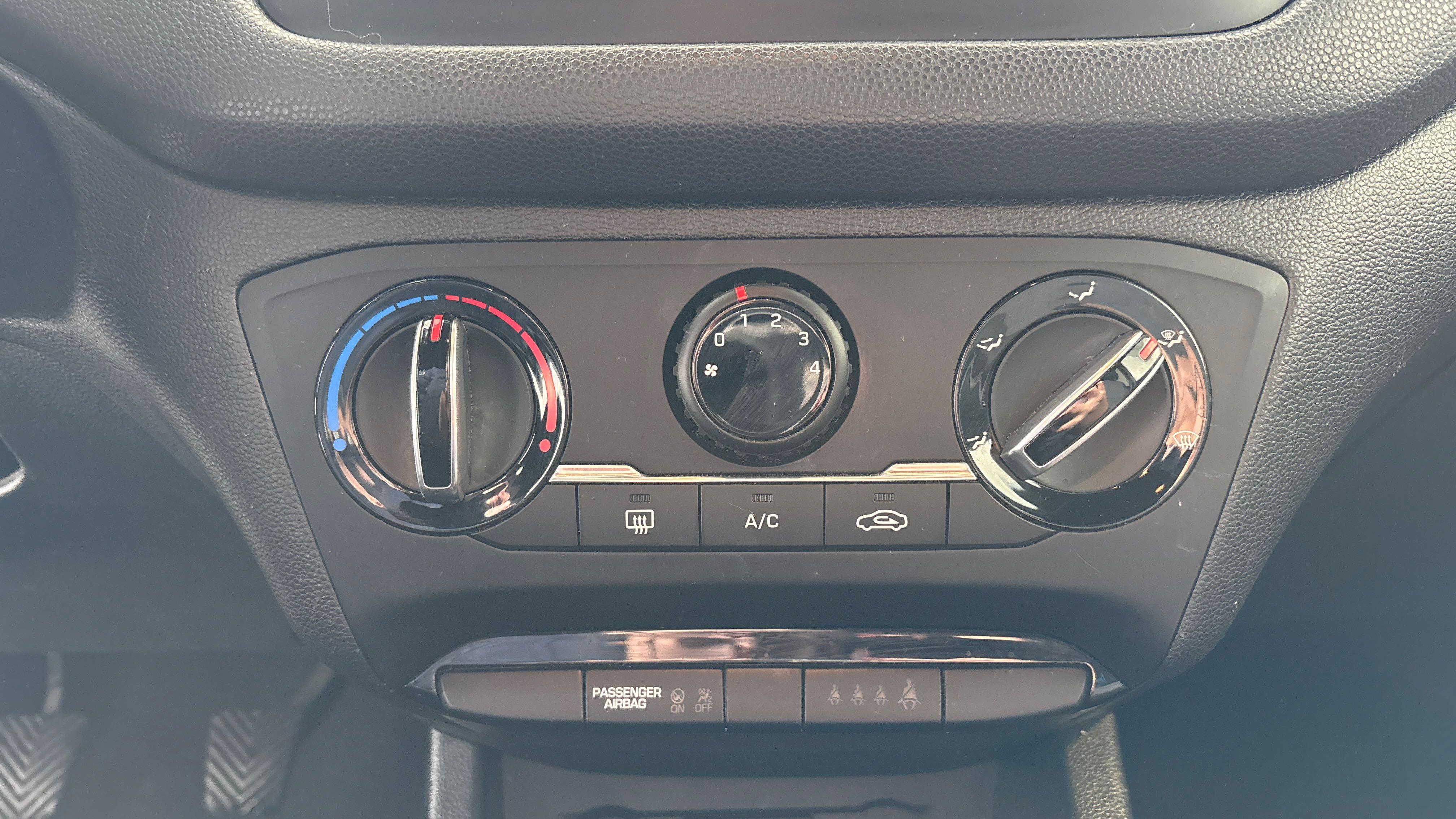 HYUNDAI i20 1.2 84 GO! Navi - Véhicule Occasion Océane Auto