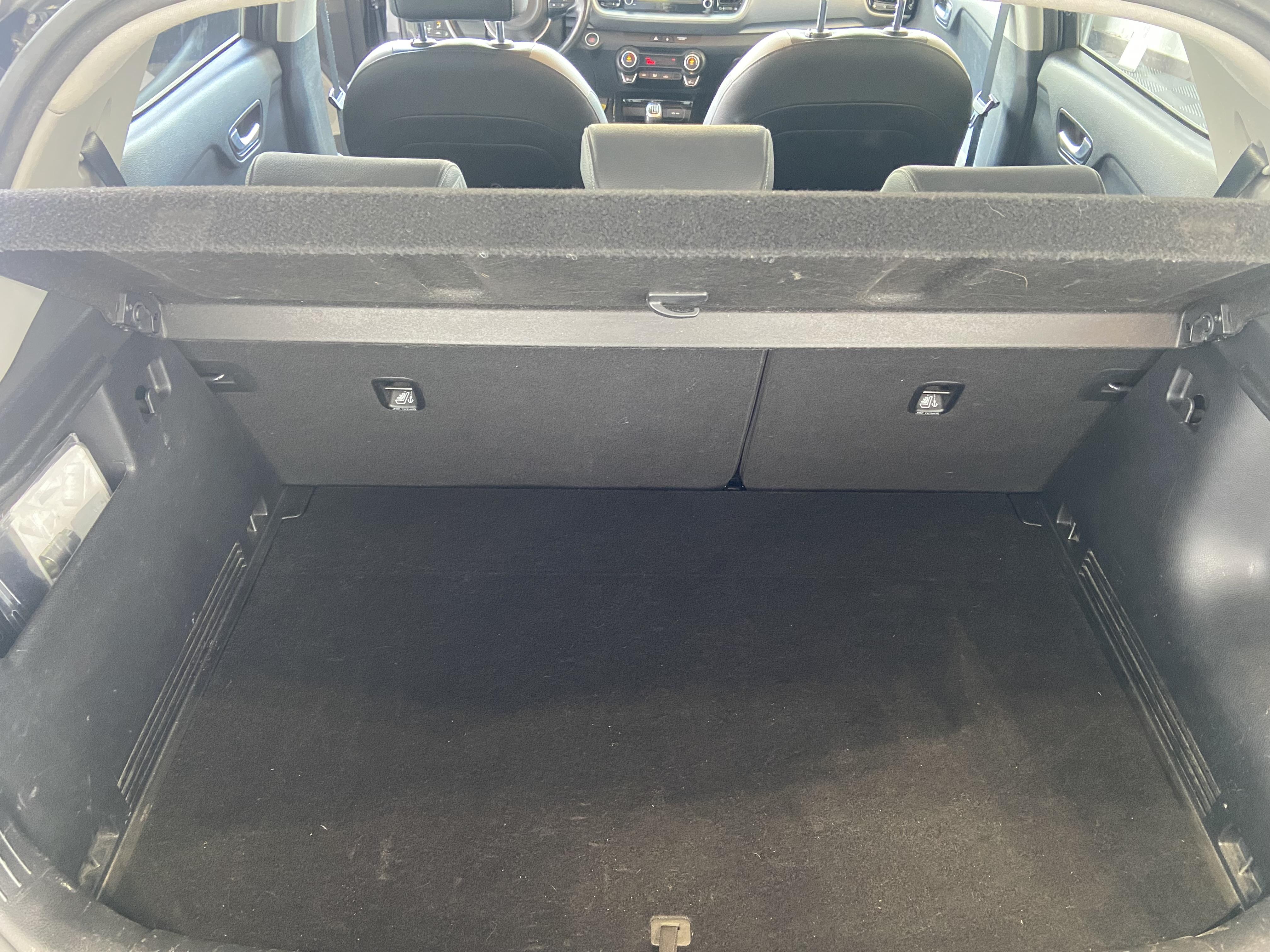 KIA Stonic 1.0 T-GDi 120 ch Premium - Véhicule Occasion Océane Auto