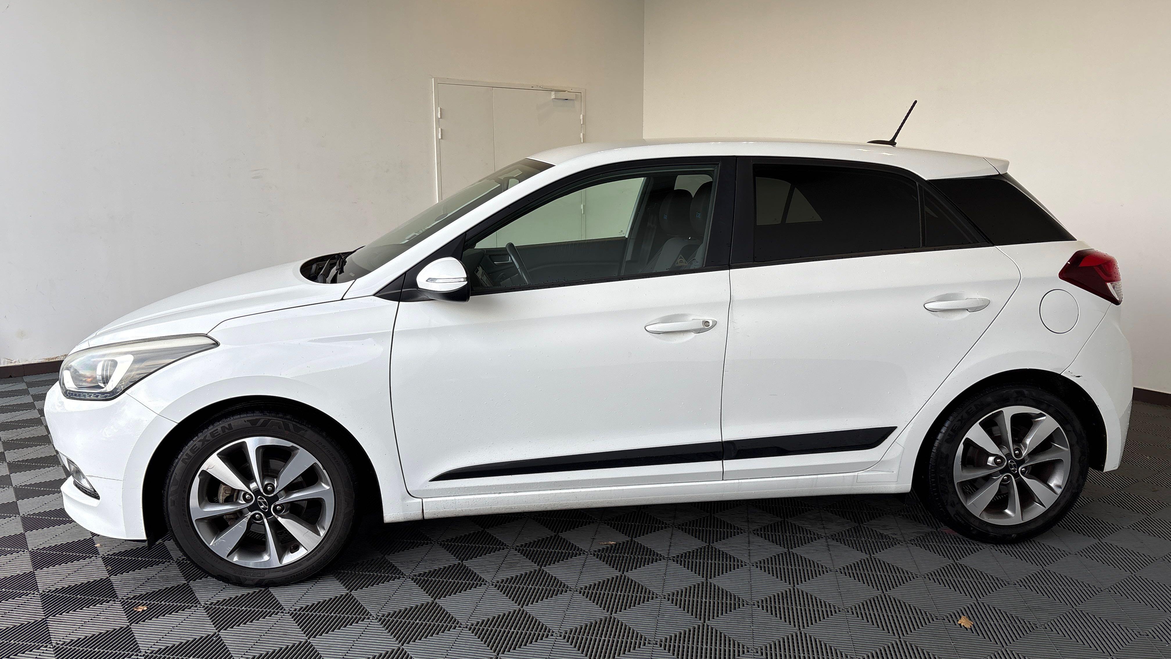 HYUNDAI i20 1.2 84 GO! Navi - Véhicule Occasion Océane Auto