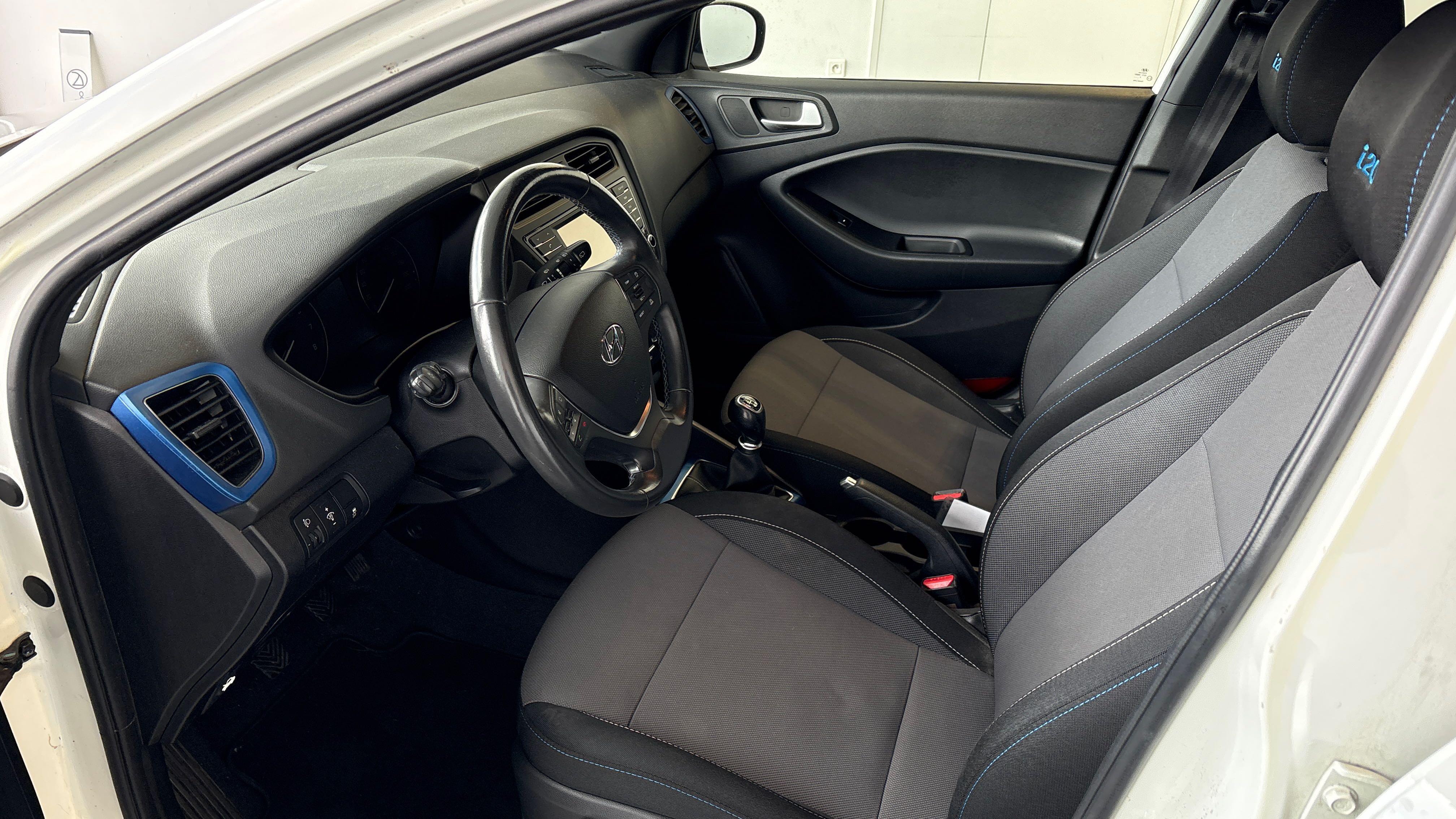 HYUNDAI i20 1.2 84 GO! Navi - Véhicule Occasion Océane Auto