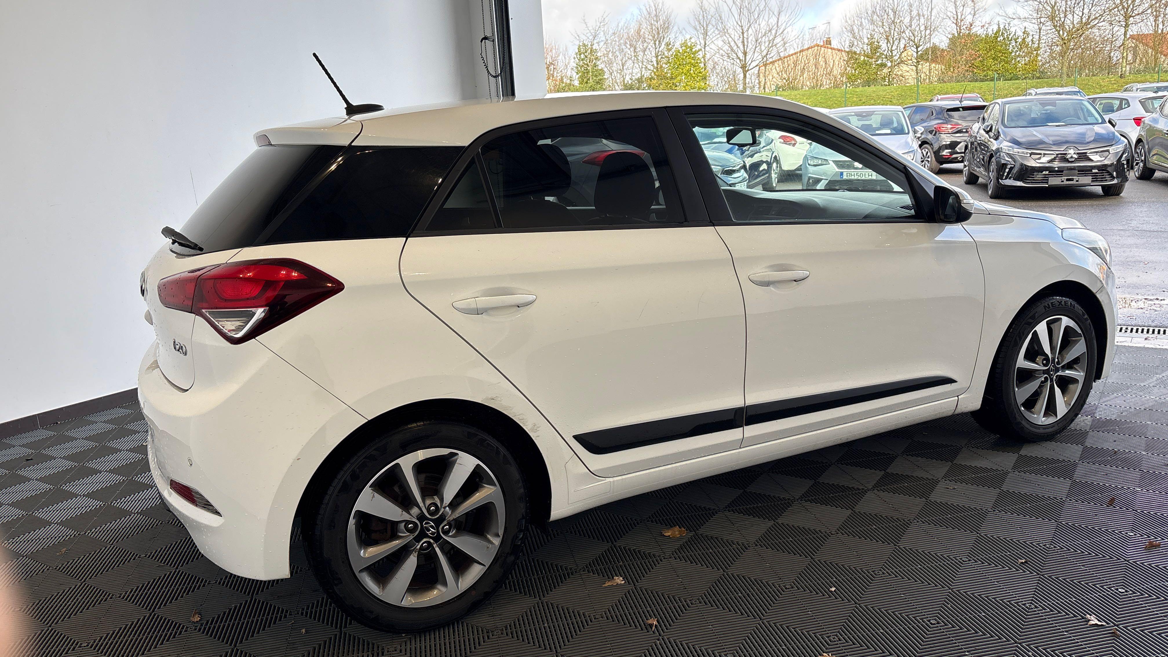 HYUNDAI i20 1.2 84 GO! Navi - Véhicule Occasion Océane Auto