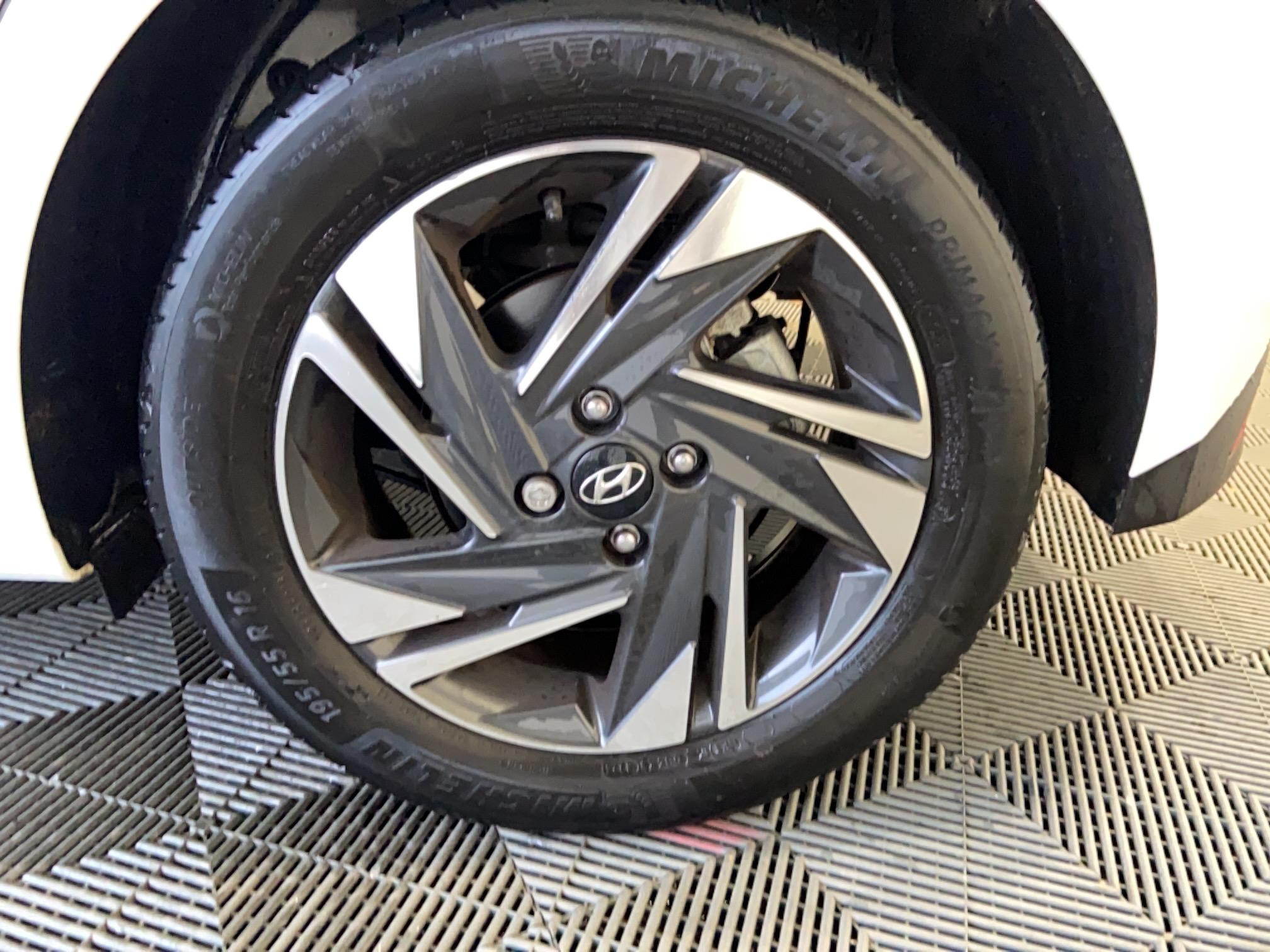 HYUNDAI i20 1.0 T-GDi 100 DCT-7 Hybrid 48V Intuitive - Véhicule Occasion - Océane Auto HYUNDAI i20 1.0 T-GDi 100 DCT-7 Hybrid 48V Intuitive - Véhicule Occasion Océane Auto