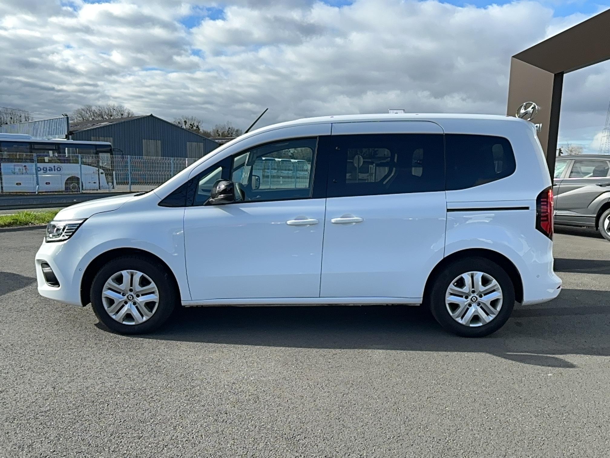 RENAULT Kangoo Blue dCi 95 Equilibre - Véhicule Occasion Océane Auto