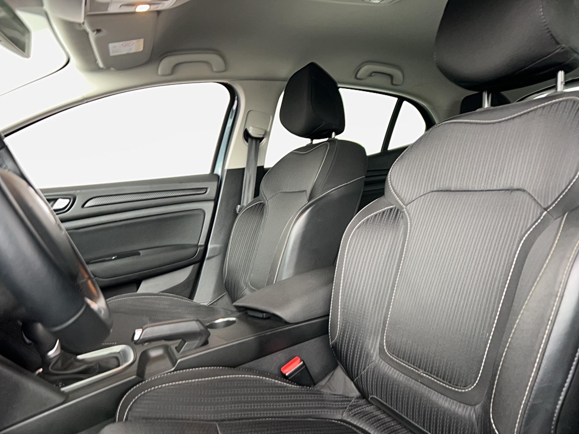 RENAULT Mégane IV Berline dCi 110 Energy EDC Business - Véhicule Occasion Océane Auto