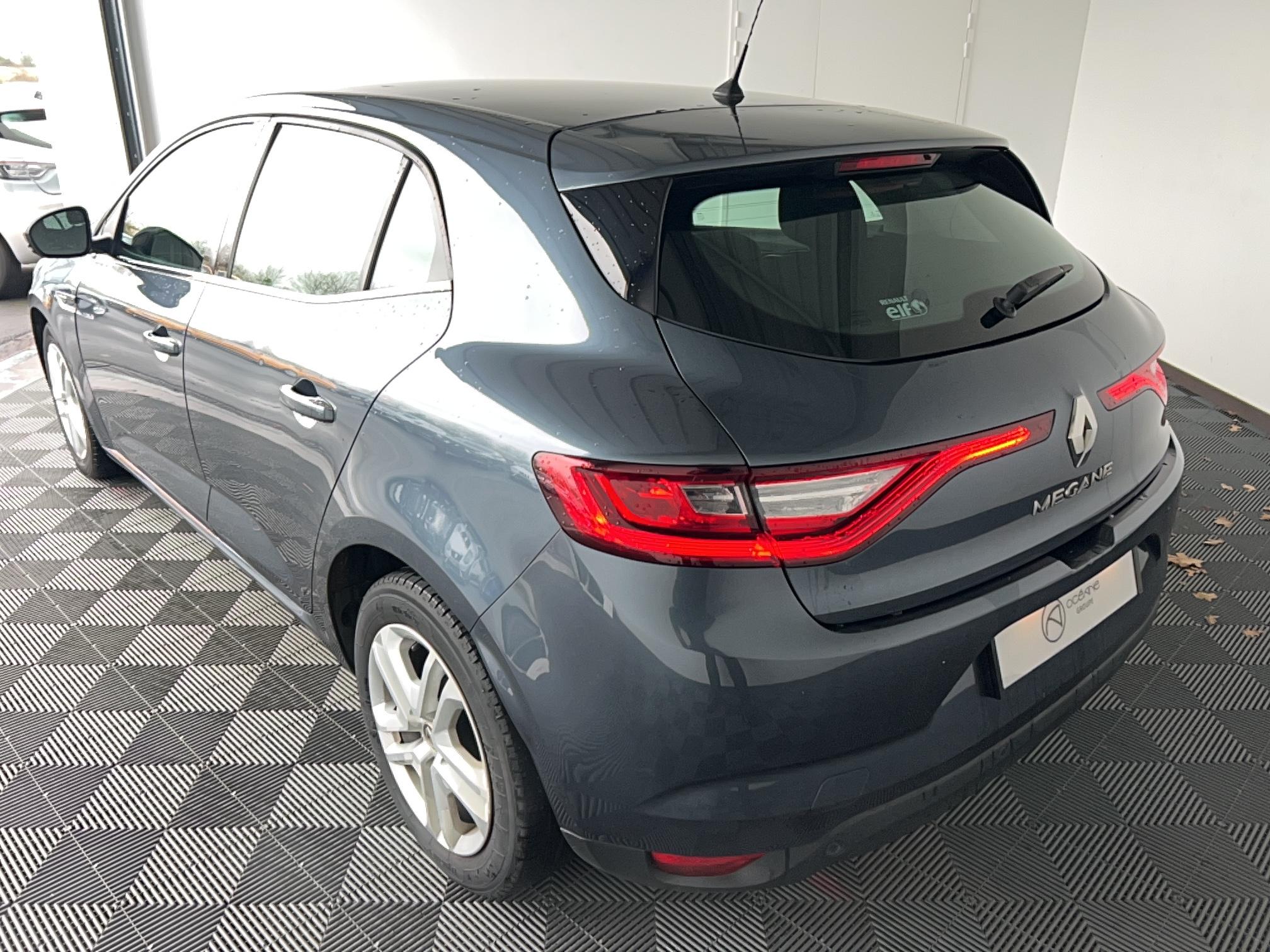 RENAULT Mégane IV Berline dCi 110 Energy EDC Business - Véhicule Occasion Océane Auto