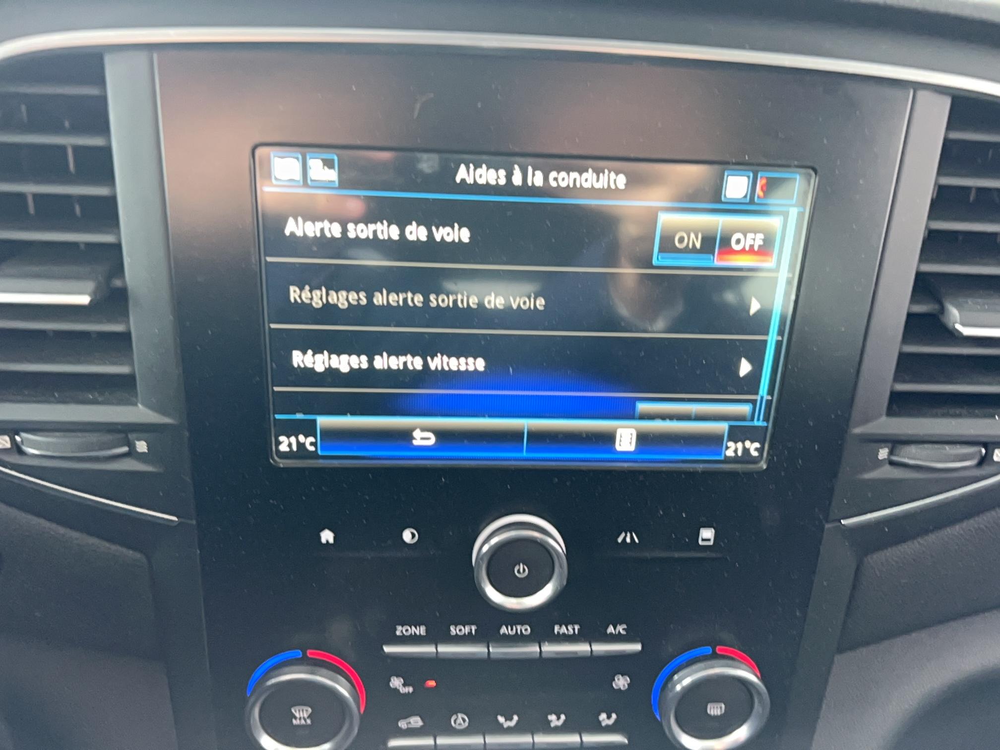 RENAULT Mégane IV Berline dCi 110 Energy EDC Business - Véhicule Occasion Océane Auto