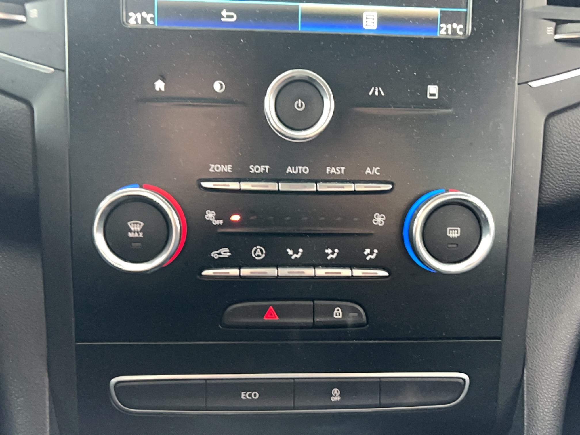 RENAULT Mégane IV Berline dCi 110 Energy EDC Business - Véhicule Occasion Océane Auto