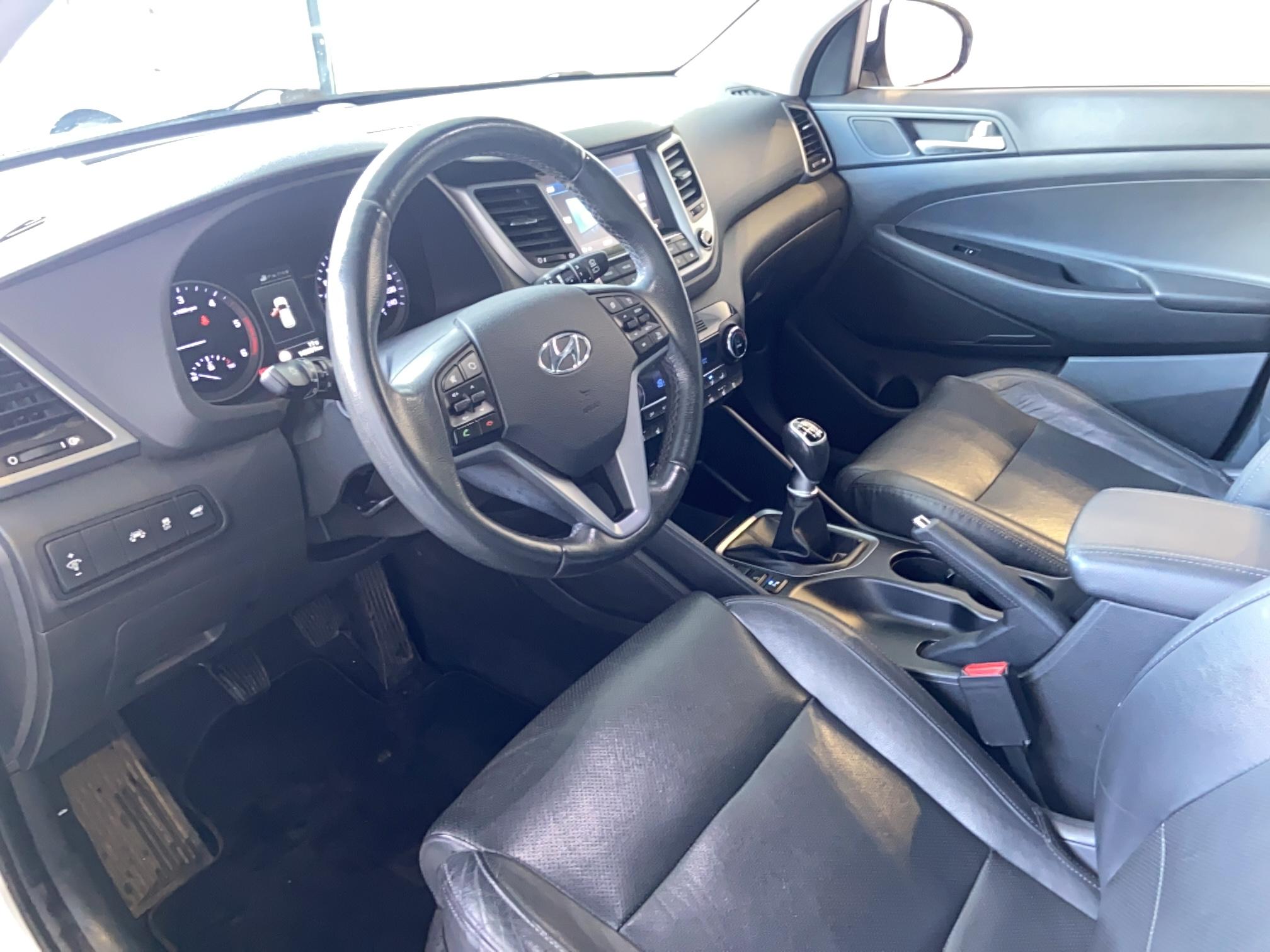 HYUNDAI Tucson 2.0 CRDi 136 2WD Executive - Véhicule Occasion Océane Auto