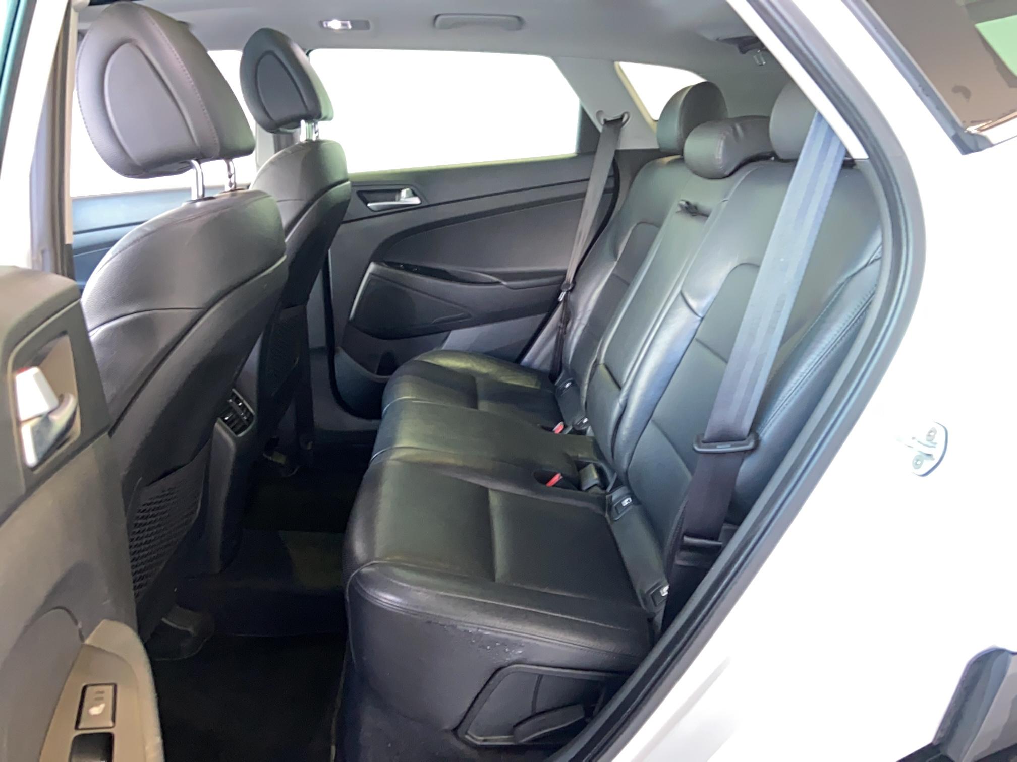 HYUNDAI Tucson 2.0 CRDi 136 2WD Executive - Véhicule Occasion Océane Auto