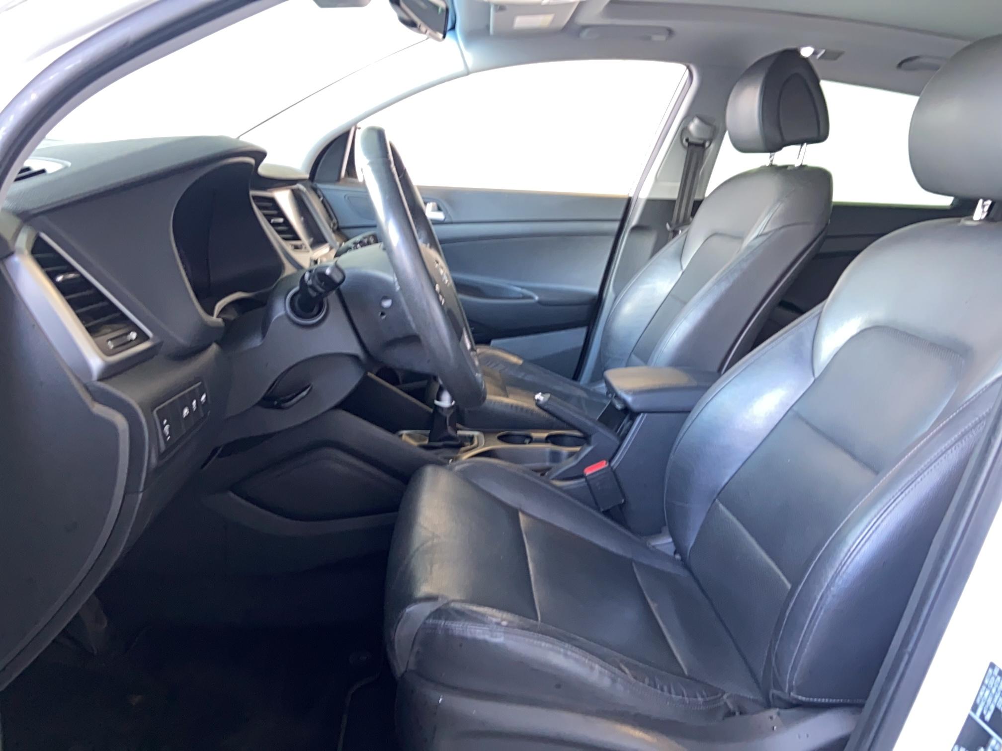 HYUNDAI Tucson 2.0 CRDi 136 2WD Executive - Véhicule Occasion Océane Auto