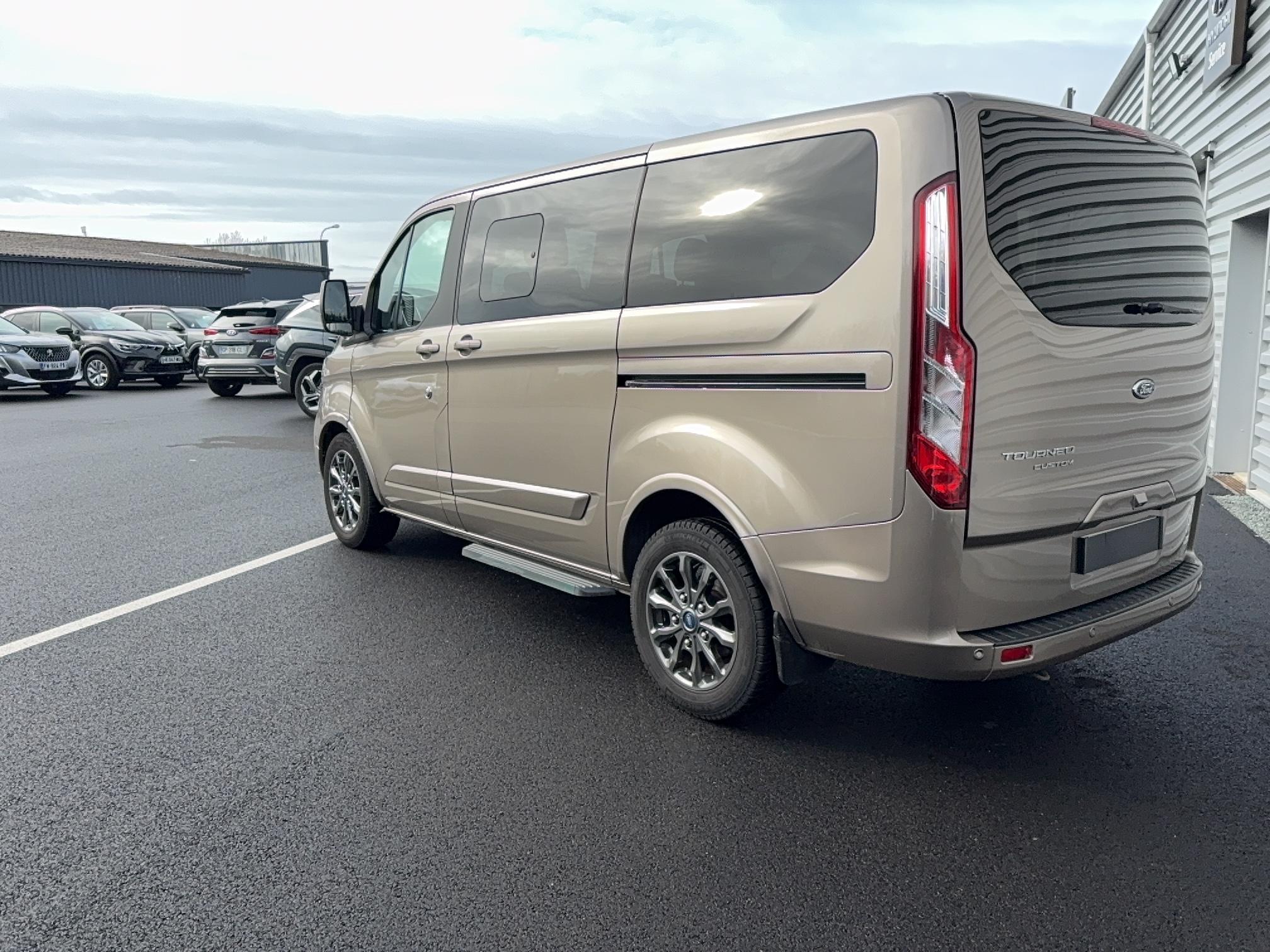 FORD Tourneo Custom 320 L1H1 2.0 EcoBlue 185 BVA Sport - Véhicule Occasion Océane Auto