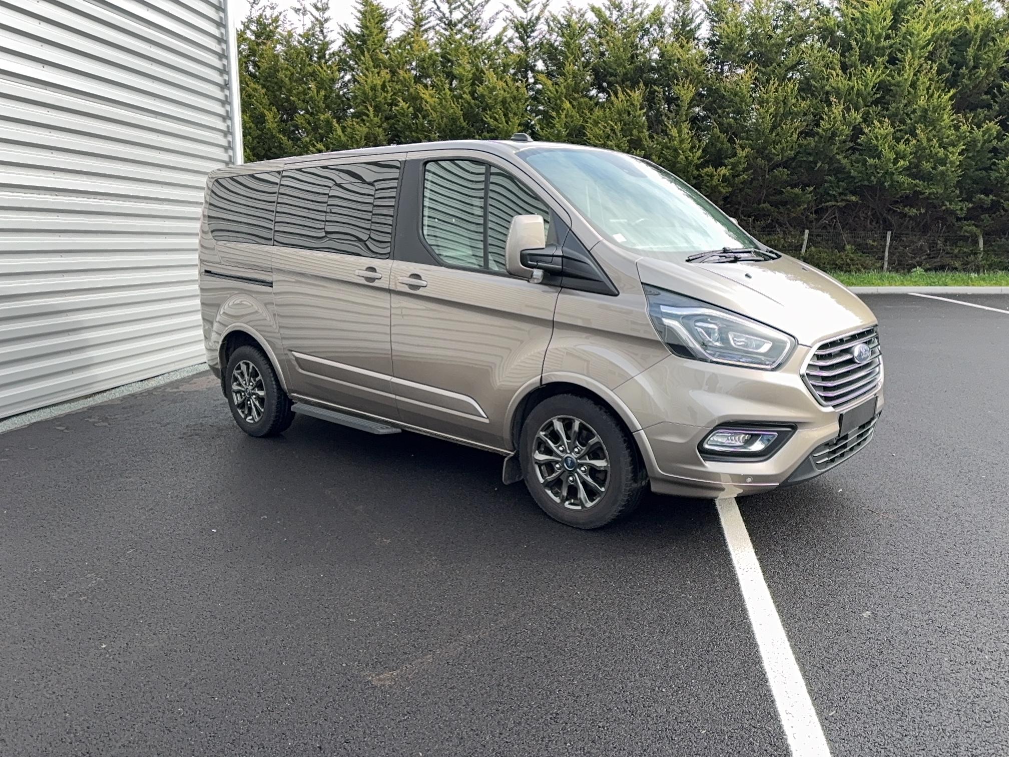 FORD Tourneo Custom 320 L1H1 2.0 EcoBlue 185 BVA Sport - Véhicule Occasion Océane Auto