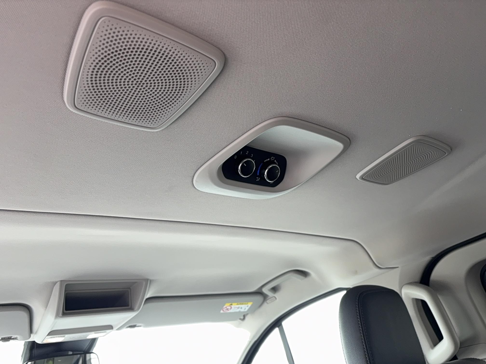 FORD Tourneo Custom 320 L1H1 2.0 EcoBlue 185 BVA Sport - Véhicule Occasion Océane Auto