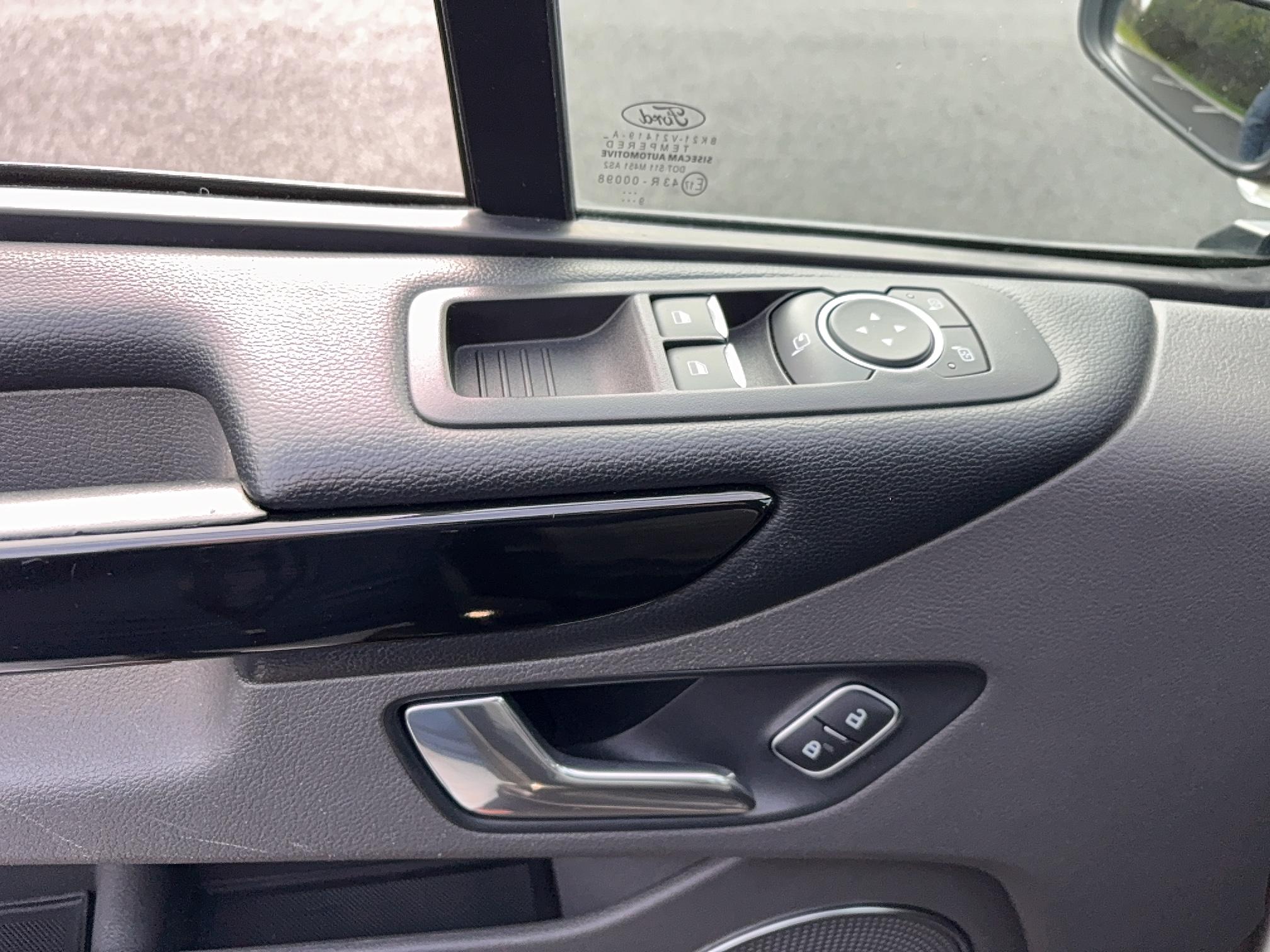 FORD Tourneo Custom 320 L1H1 2.0 EcoBlue 185 BVA Sport - Véhicule Occasion Océane Auto