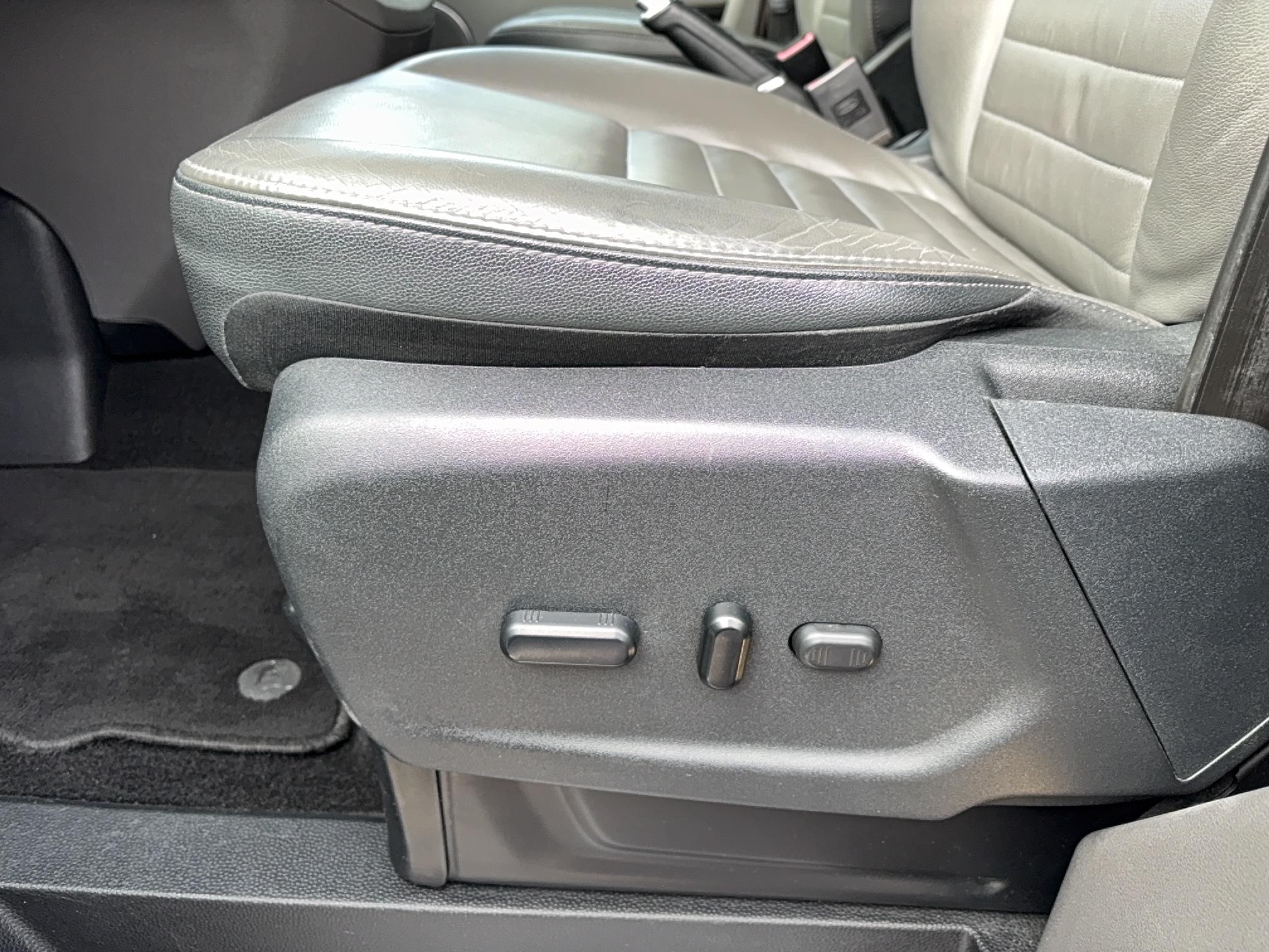 FORD Tourneo Custom 320 L1H1 2.0 EcoBlue 185 BVA Sport - Véhicule Occasion Océane Auto