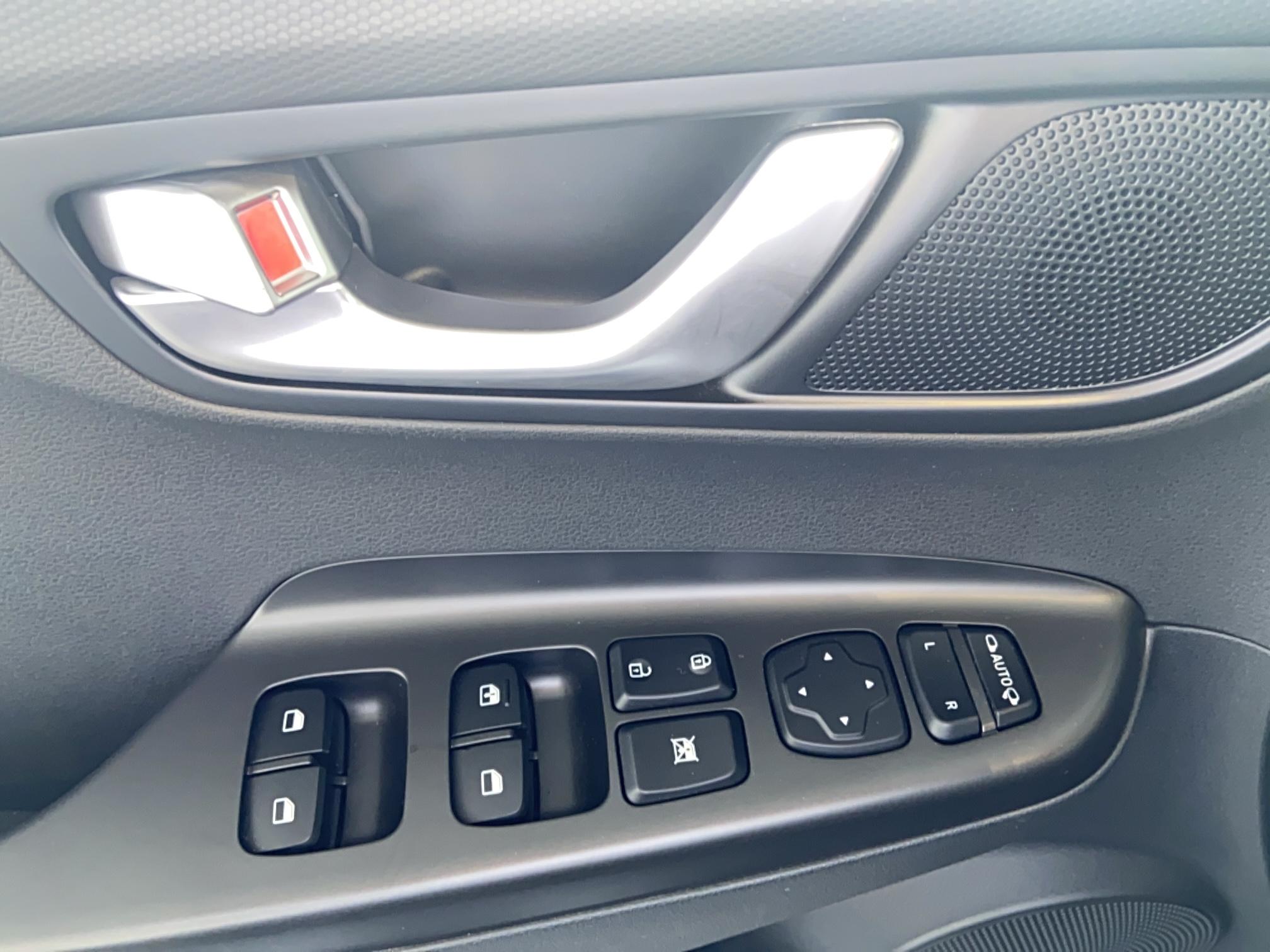 HYUNDAI Kona Electrique 39 kWh - 136 ch Intuitive - Véhicule Occasion - Océane Auto HYUNDAI Kona Electrique 39 kWh - 136 ch Intuitive - Véhicule Occasion Océane Auto