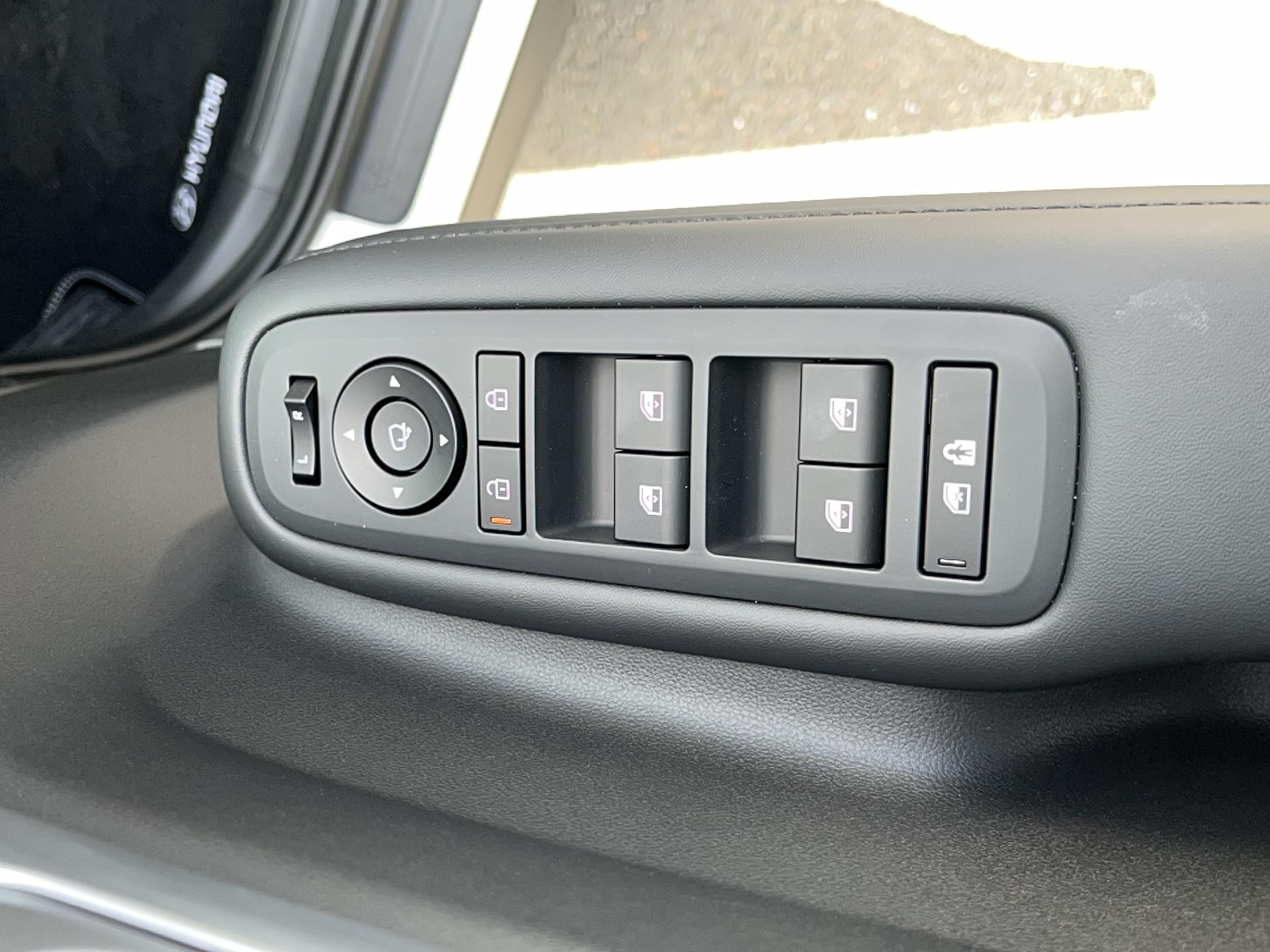 HYUNDAI Santa Fe 1.6 T-GDi Plug-in 253 HTRAC BVA6 Executive - Véhicule Occasion - Océane Auto HYUNDAI Santa Fe 1.6 T-GDi Plug-in 253 HTRAC BVA6 Executive - Véhicule Occasion Océane Auto