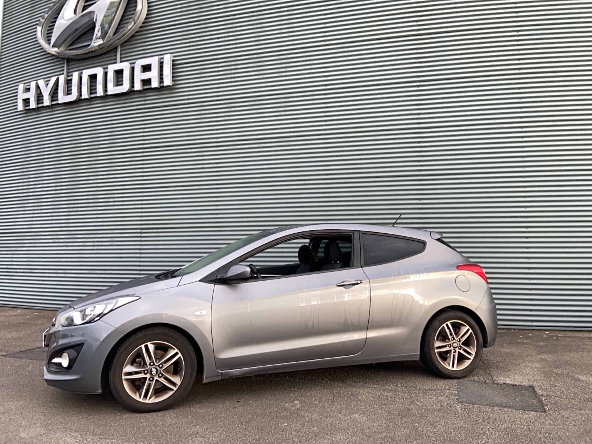 HYUNDAI i30 1.6 CRDi 110 Pack Inventive Limited - Véhicule Occasion Océane Auto