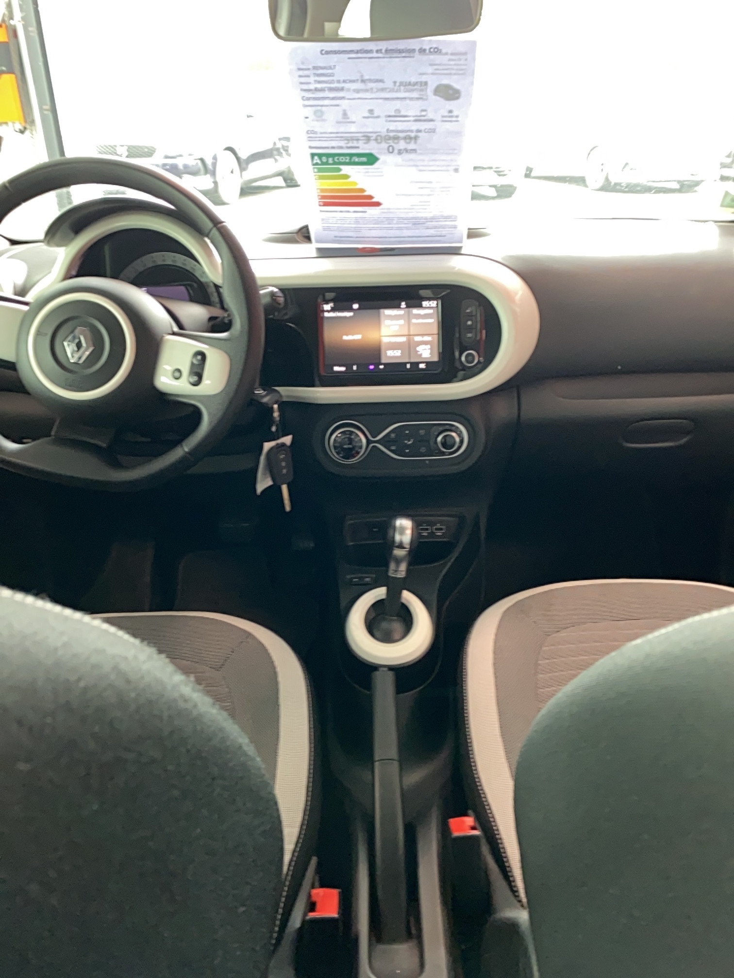 RENAULT Twingo III Achat Intégral Zen - Véhicule Occasion Océane Auto