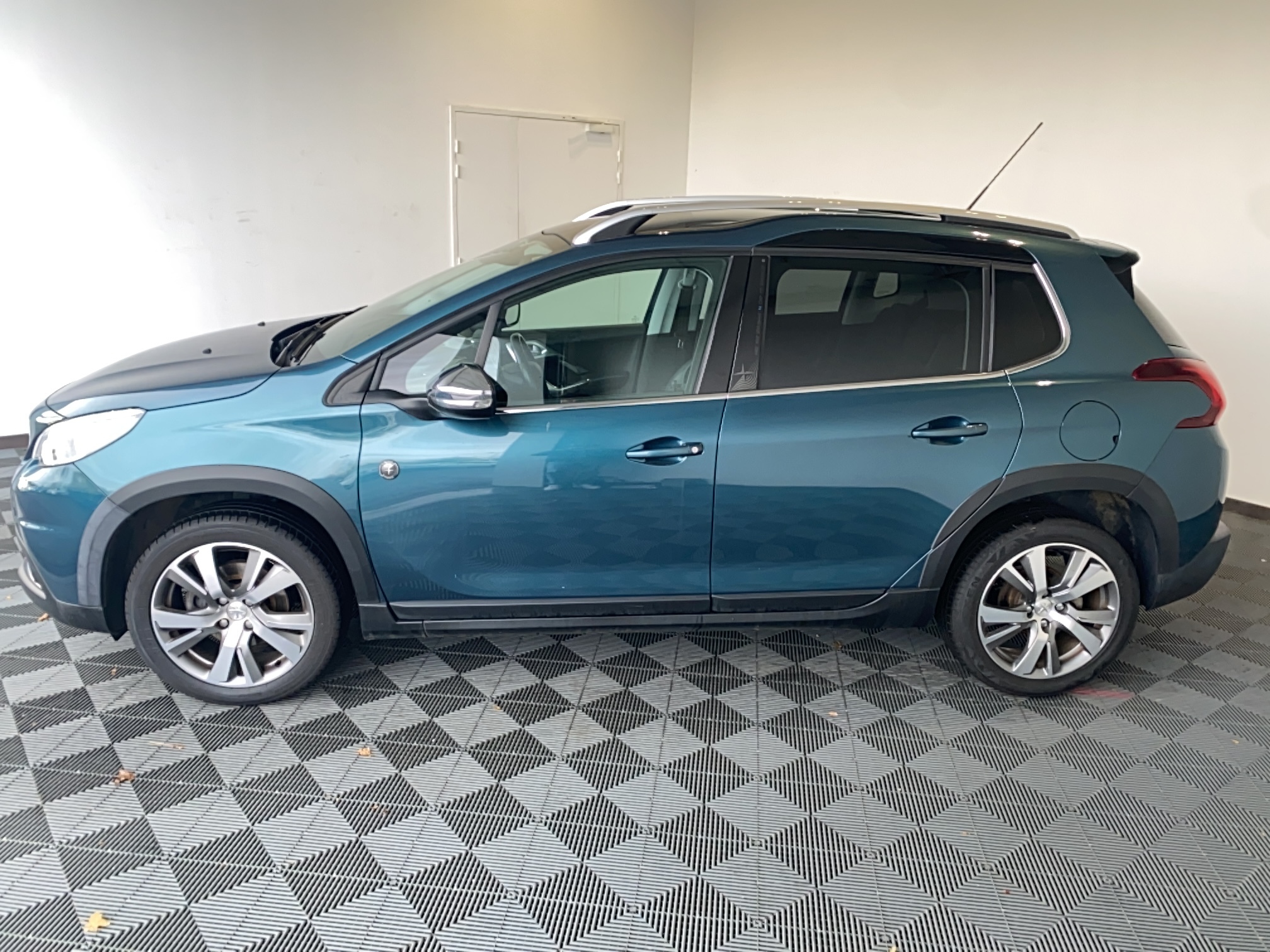 PEUGEOT 2008 1.2 PureTech 110ch S&S EAT6 Crossway - Véhicule Occasion Océane Auto