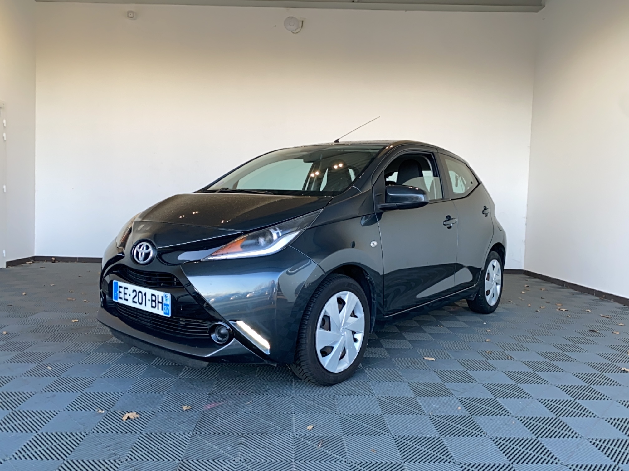 TOYOTA Aygo 1.0 VVT-i x-play - Véhicule Occasion Océane Auto