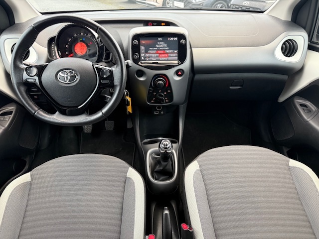 TOYOTA Aygo 1.0 VVT-i x-Play - Véhicule Occasion Océane Auto