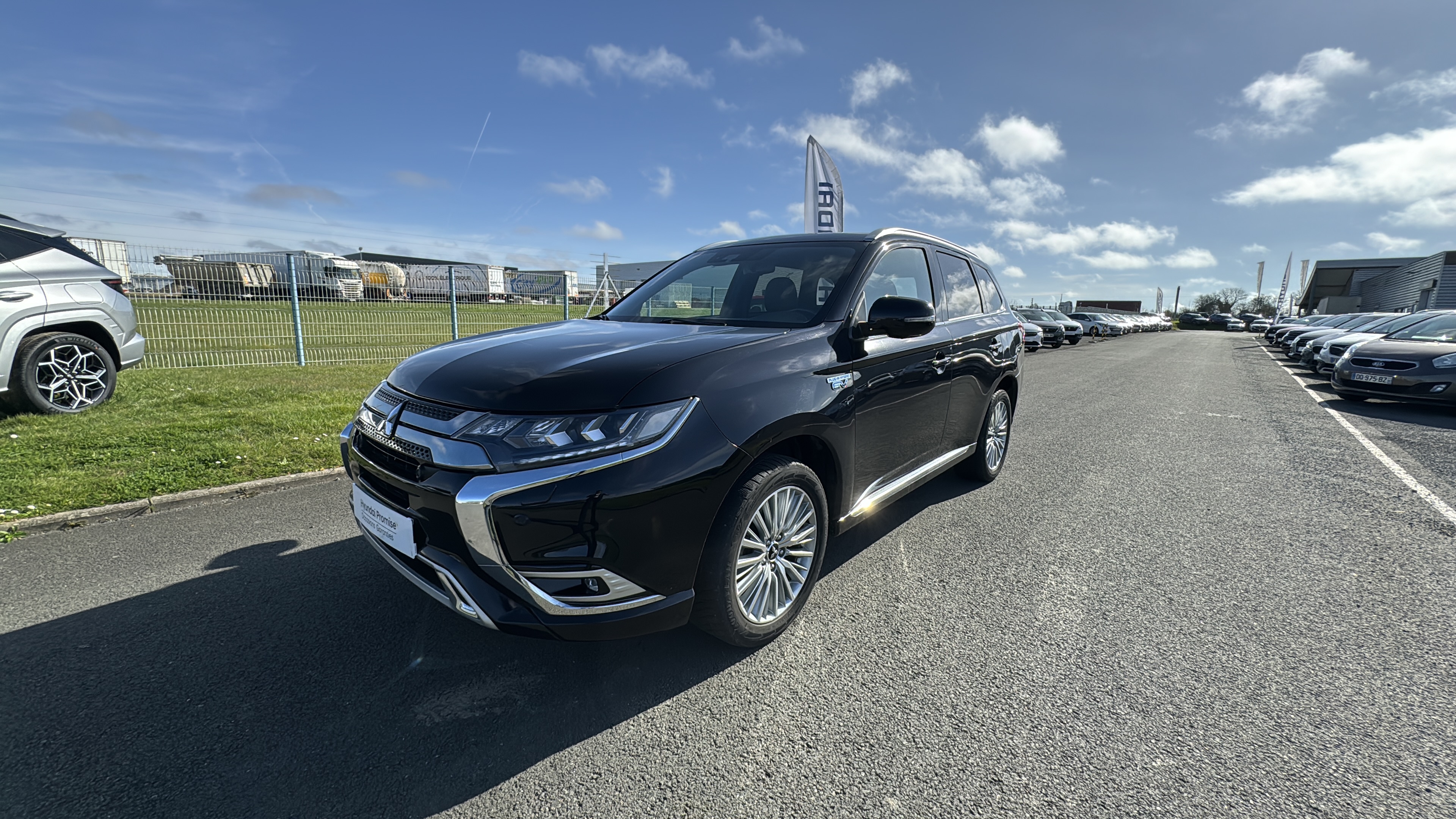 MITSUBISHI Outlander 2.4l PHEV Twin Motor 4WD Instyle - Véhicule Occasion Océane Auto