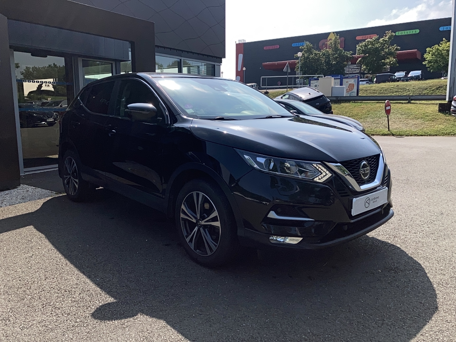 NISSAN Qashqai 1.2 DIG-T 115 N-Connecta - Véhicule Occasion Océane Auto