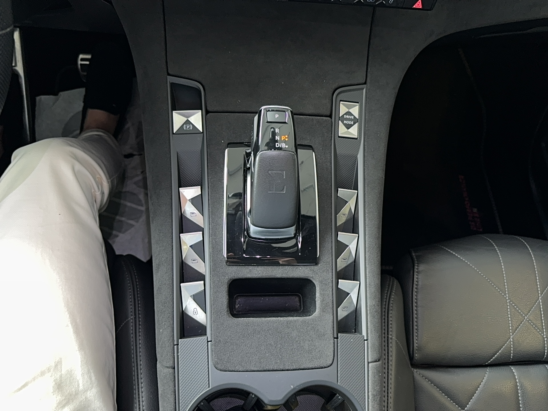 DS DS7 Crossback Hybride 300 E-Tense EAT8 4x4 Performance Line+ - Véhicule Occasion Océane Auto